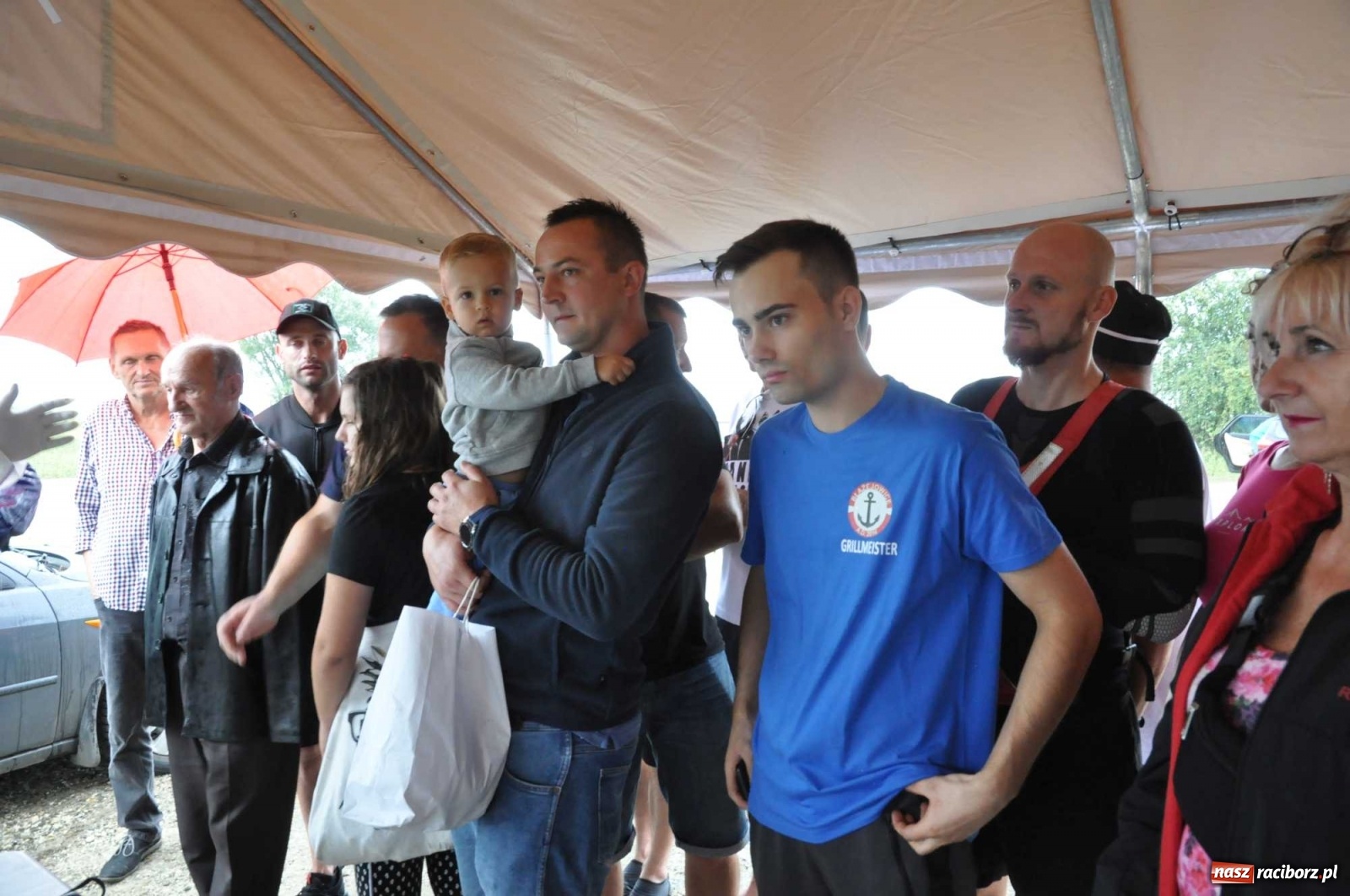 Zdjęcie w galerii na portalu naszraciborz.pl: Grill w polonezie, trumna i koronawirus. Pływadło 2020 [FOTO i WIDEO] wiadomości z regionu