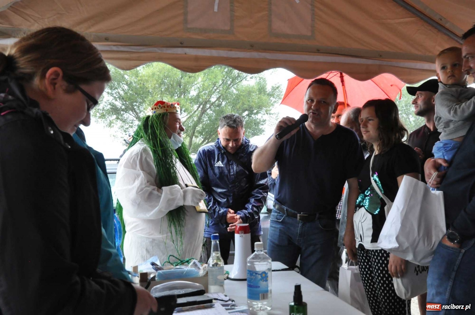 Zdjęcie w galerii na portalu naszraciborz.pl: Grill w polonezie, trumna i koronawirus. Pływadło 2020 [FOTO i WIDEO] wiadomości z regionu