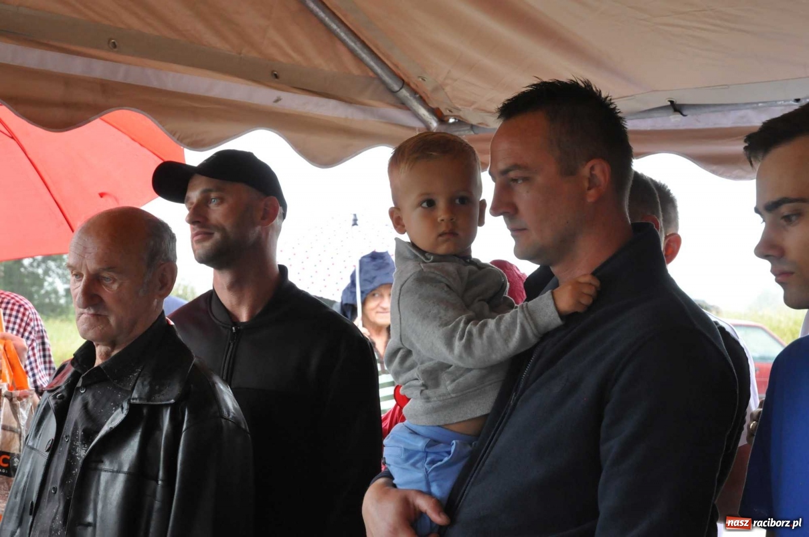 Zdjęcie w galerii na portalu naszraciborz.pl: Grill w polonezie, trumna i koronawirus. Pływadło 2020 [FOTO i WIDEO] wiadomości z regionu