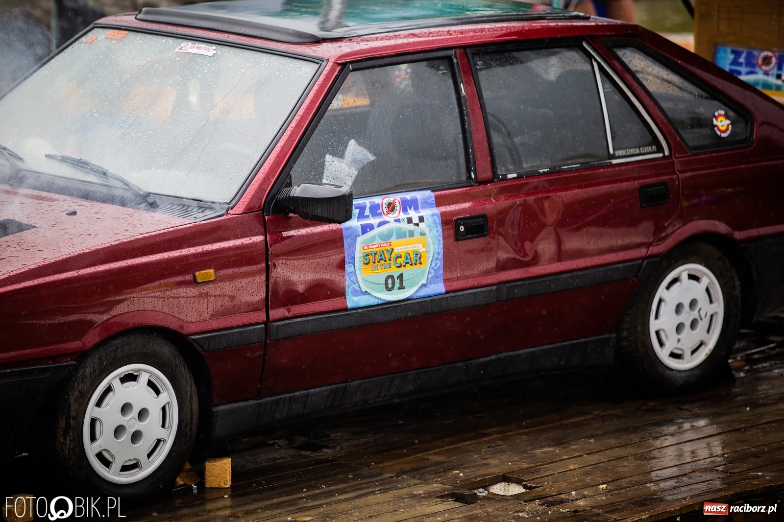 Zdjęcie w galerii na portalu naszraciborz.pl: Grill w polonezie, trumna i koronawirus. Pływadło 2020 [FOTO i WIDEO] wiadomości z regionu