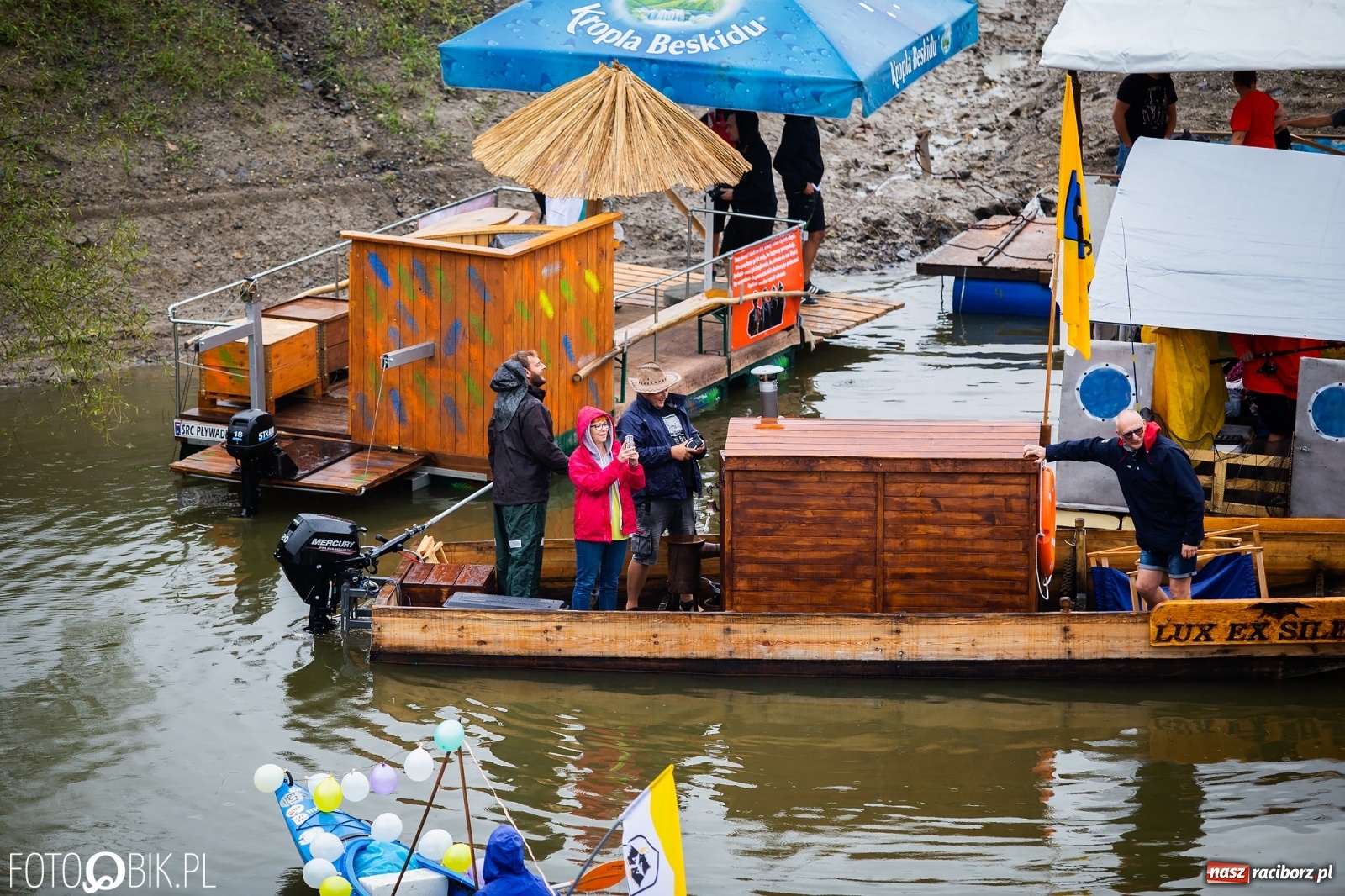 Zdjęcie w galerii na portalu naszraciborz.pl: Grill w polonezie, trumna i koronawirus. Pływadło 2020 [FOTO i WIDEO] wiadomości z regionu