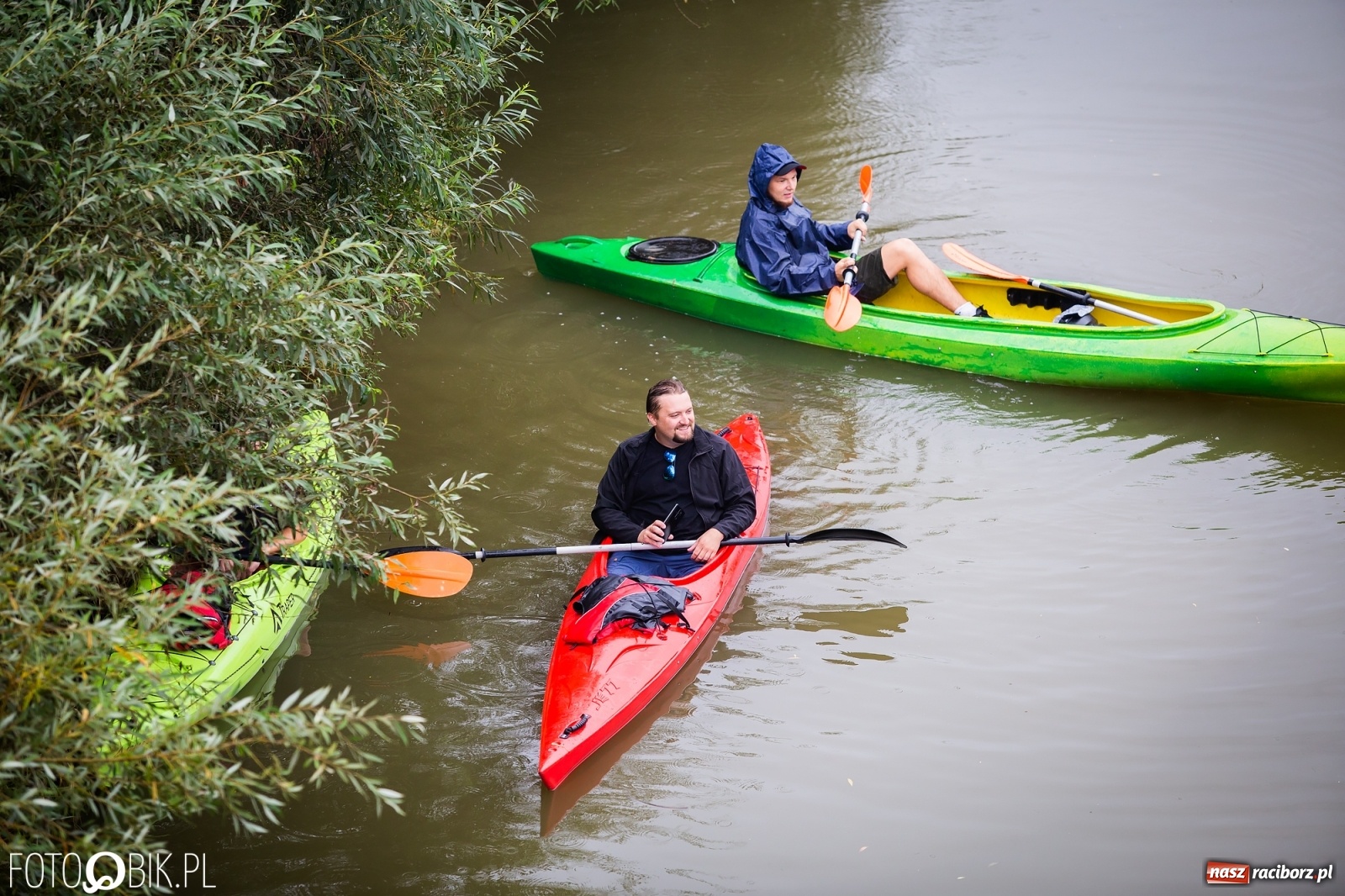 Zdjęcie w galerii na portalu naszraciborz.pl: Grill w polonezie, trumna i koronawirus. Pływadło 2020 [FOTO i WIDEO] wiadomości z regionu