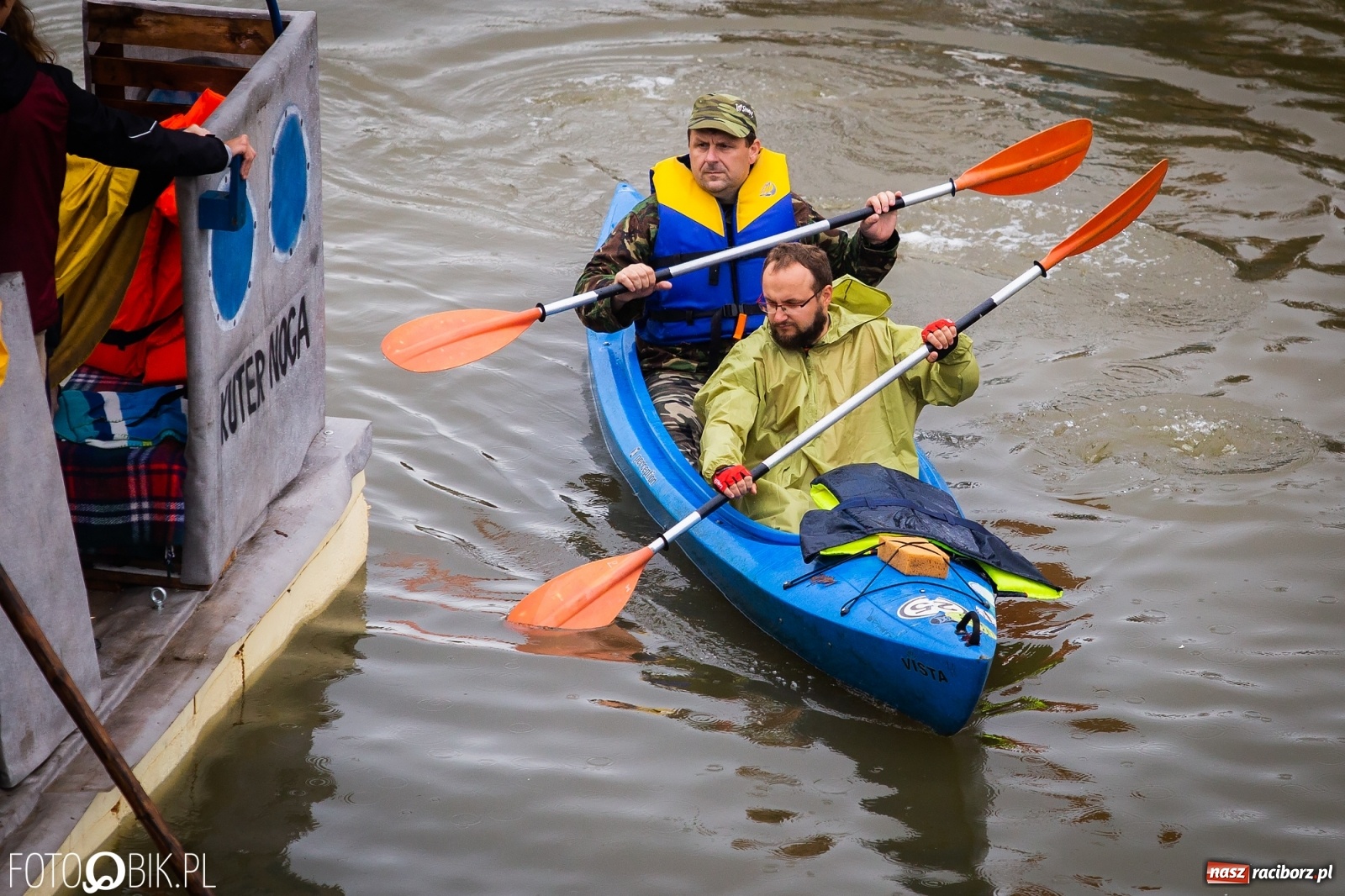 Zdjęcie w galerii na portalu naszraciborz.pl: Grill w polonezie, trumna i koronawirus. Pływadło 2020 [FOTO i WIDEO] wiadomości z regionu