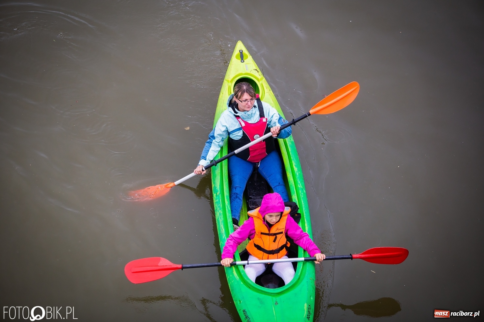 Zdjęcie w galerii na portalu naszraciborz.pl: Grill w polonezie, trumna i koronawirus. Pływadło 2020 [FOTO i WIDEO] wiadomości z regionu