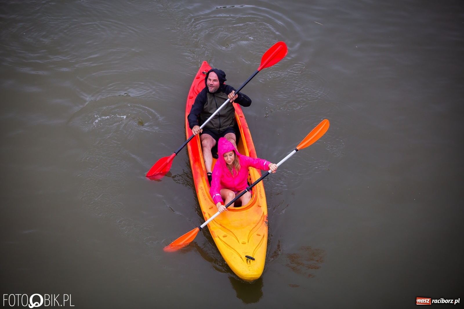 Zdjęcie w galerii na portalu naszraciborz.pl: Grill w polonezie, trumna i koronawirus. Pływadło 2020 [FOTO i WIDEO] wiadomości z regionu