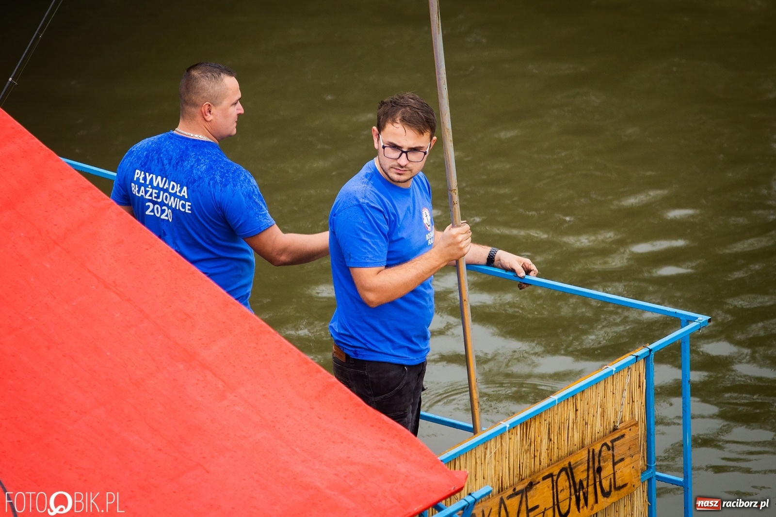 Zdjęcie w galerii na portalu naszraciborz.pl: Grill w polonezie, trumna i koronawirus. Pływadło 2020 [FOTO i WIDEO] wiadomości z regionu