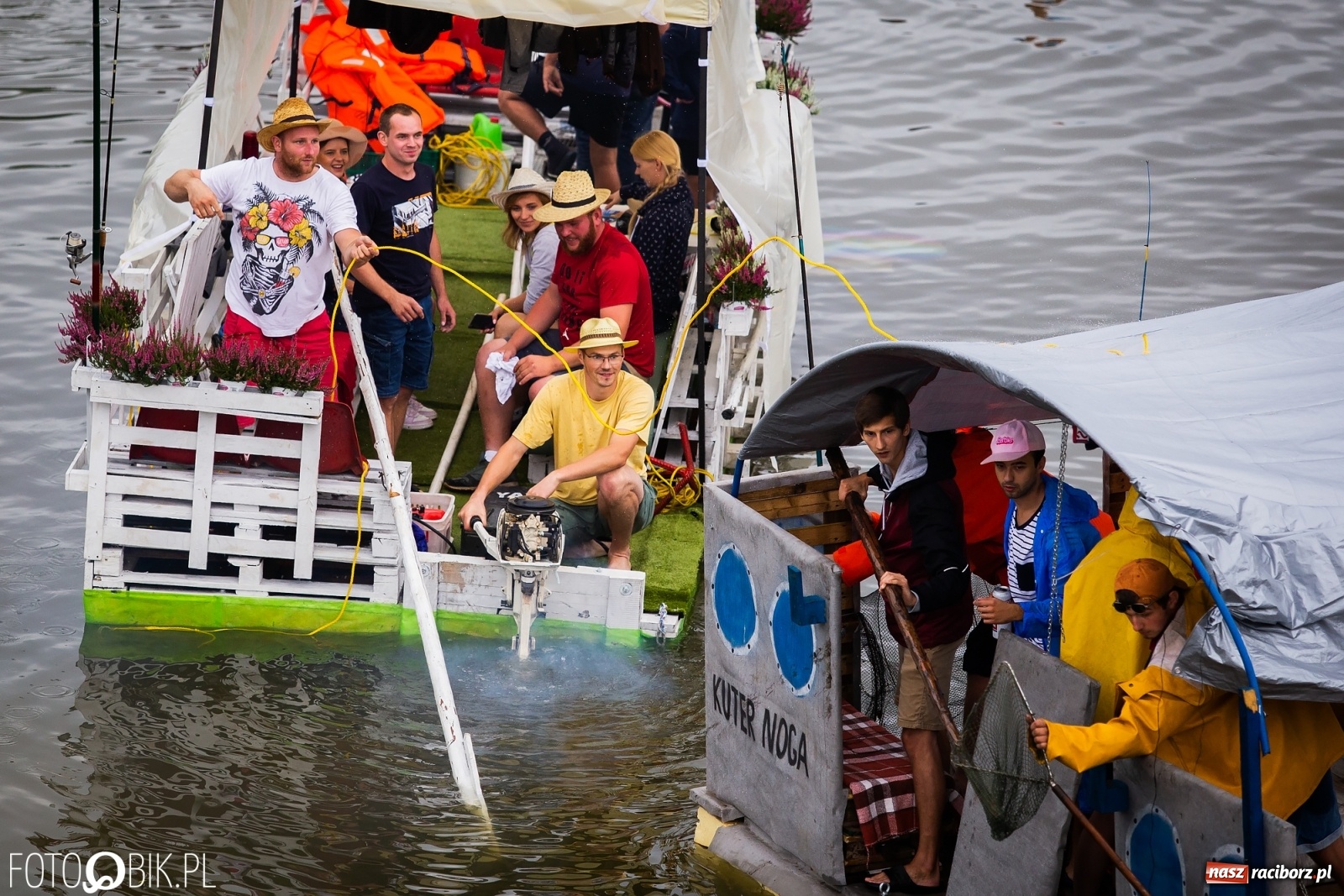 Zdjęcie w galerii na portalu naszraciborz.pl: Grill w polonezie, trumna i koronawirus. Pływadło 2020 [FOTO i WIDEO] wiadomości z regionu