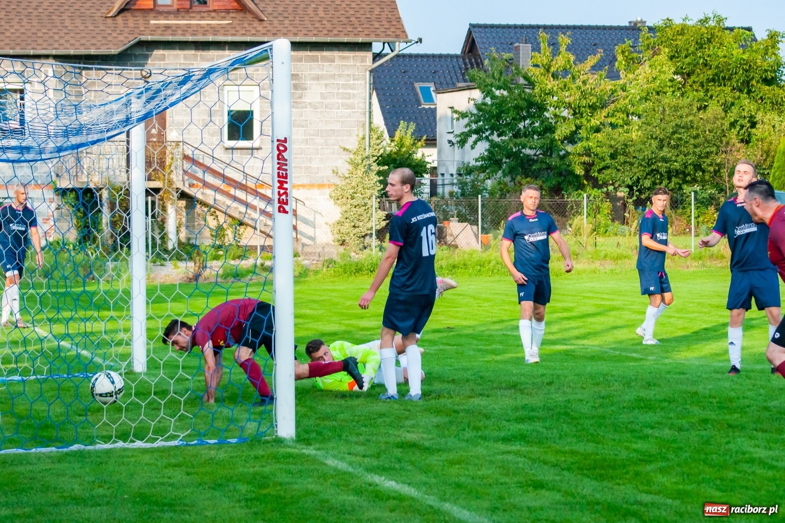Zdjęcie w galerii na portalu naszraciborz.pl: Klasa okręgowa. Wymęczony remis Krzyżanowic [FOTO i WIDEO] wiadomości z regionu