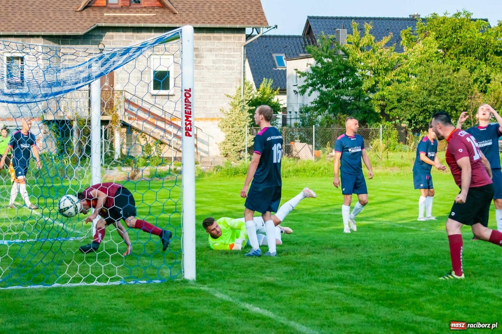 Zdjęcie w galerii na portalu naszraciborz.pl: Klasa okręgowa. Wymęczony remis Krzyżanowic [FOTO i WIDEO] wiadomości z regionu