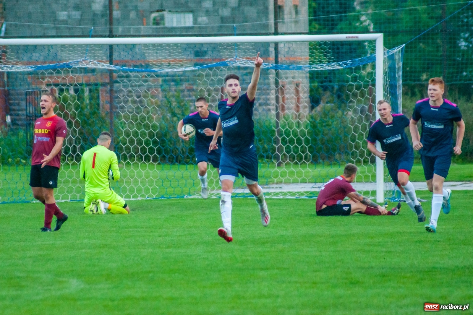 Zdjęcie w galerii na portalu naszraciborz.pl: Klasa okręgowa. Wymęczony remis Krzyżanowic [FOTO i WIDEO] wiadomości z regionu