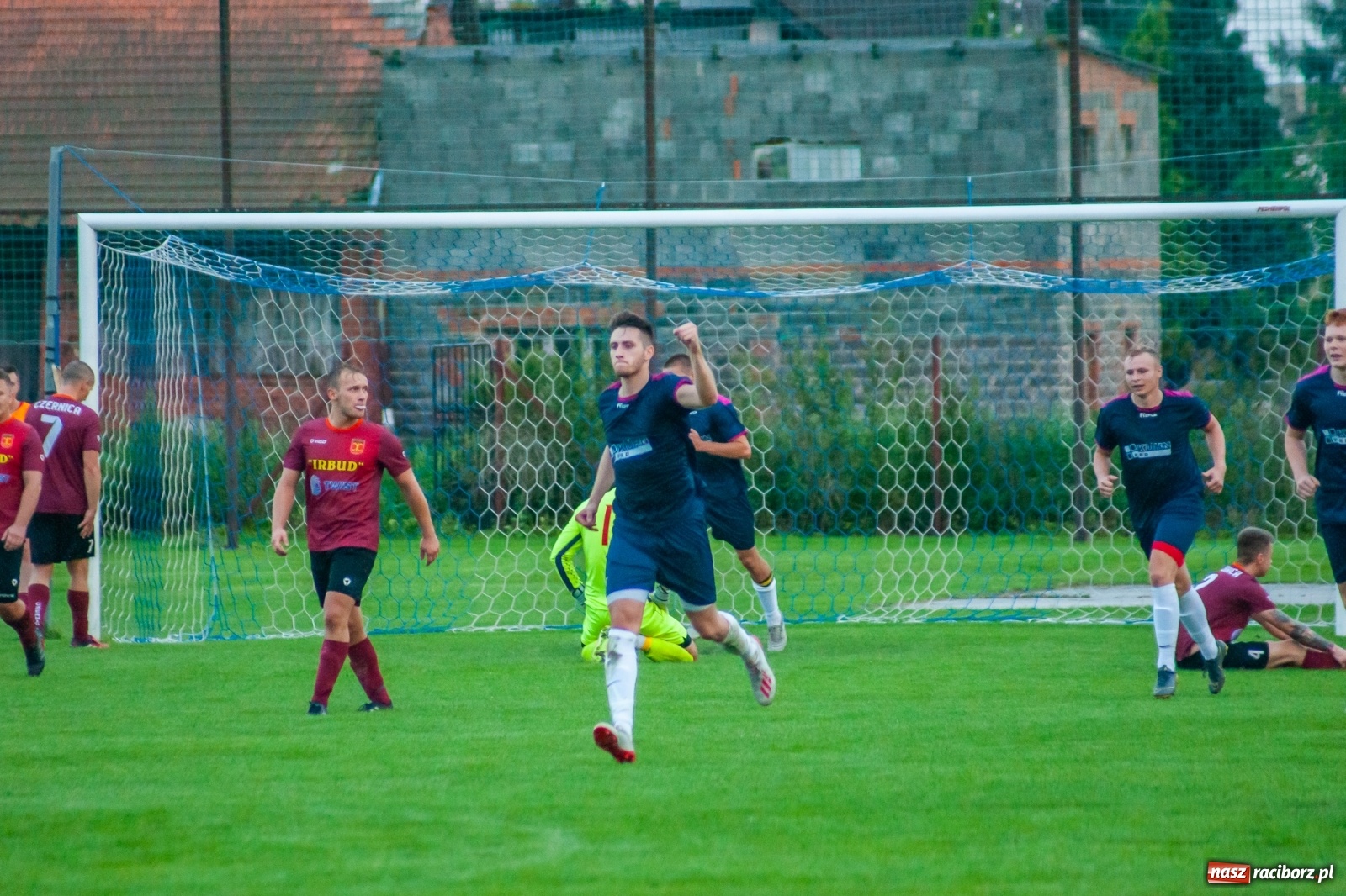 Zdjęcie w galerii na portalu naszraciborz.pl: Klasa okręgowa. Wymęczony remis Krzyżanowic [FOTO i WIDEO] wiadomości z regionu