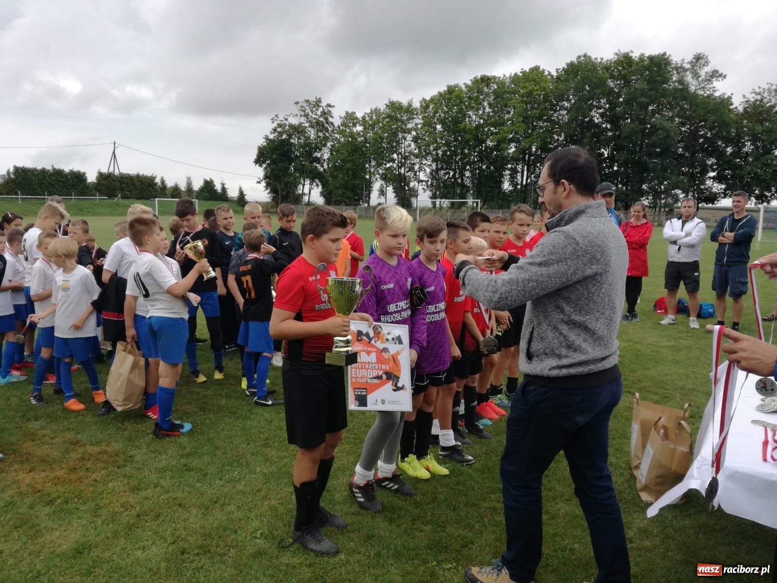 Zdjęcie w galerii na portalu naszraciborz.pl: Młodziki LKS Markowice wicemistrzami Europy wiadomości z regionu