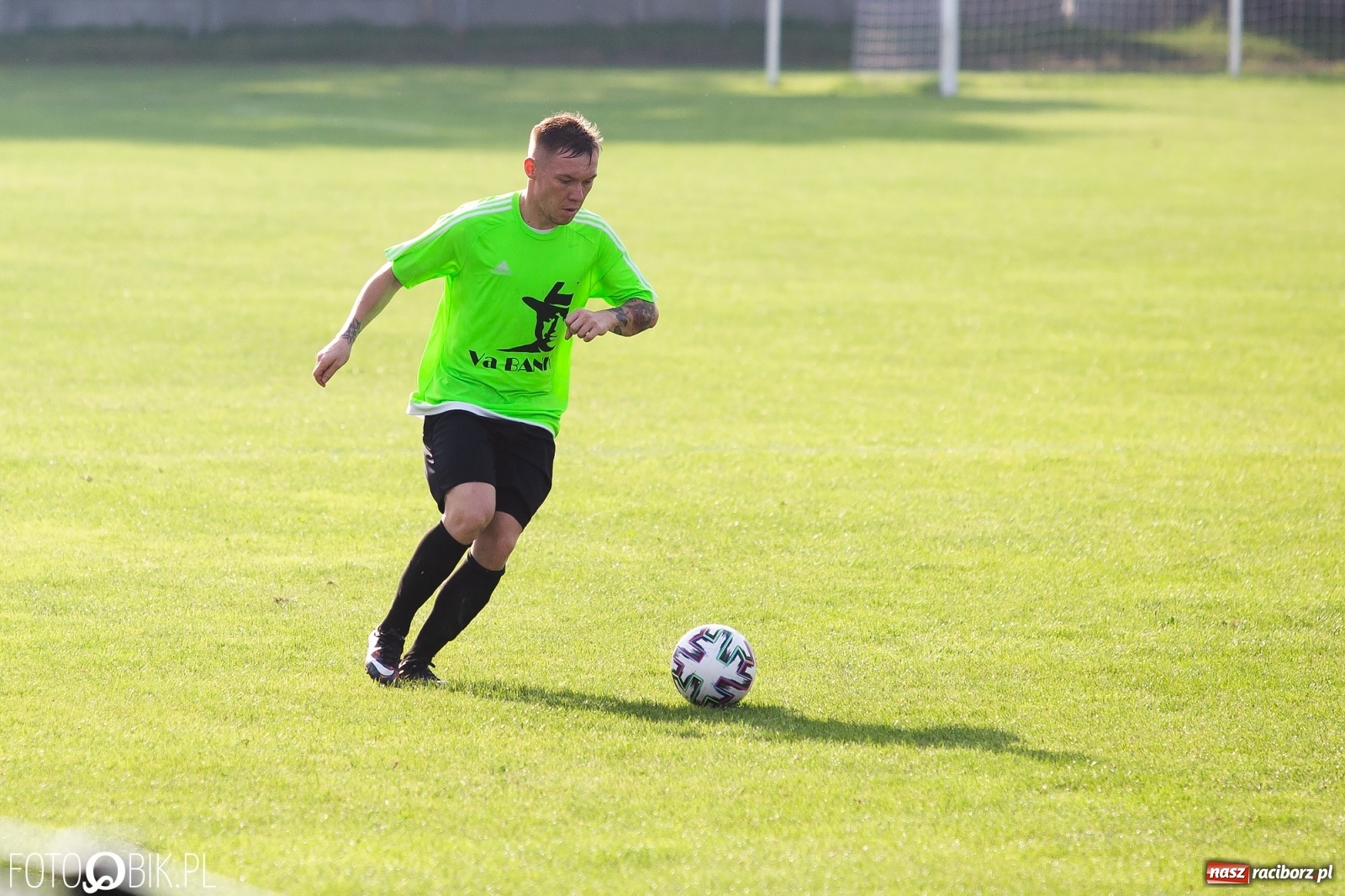 Zdjęcie w galerii na portalu naszraciborz.pl: Mecz na szczycie dla Tworkowa. Naprzód kończył w dziesięciu [FOTO] wiadomości z regionu