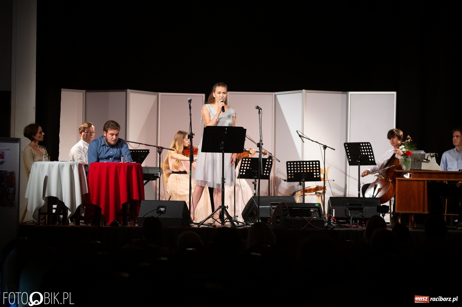 Zdjęcie w galerii na portalu naszraciborz.pl: Wyjątkowy koncert z okazji 40-lecia Solidarności wiadomości z regionu