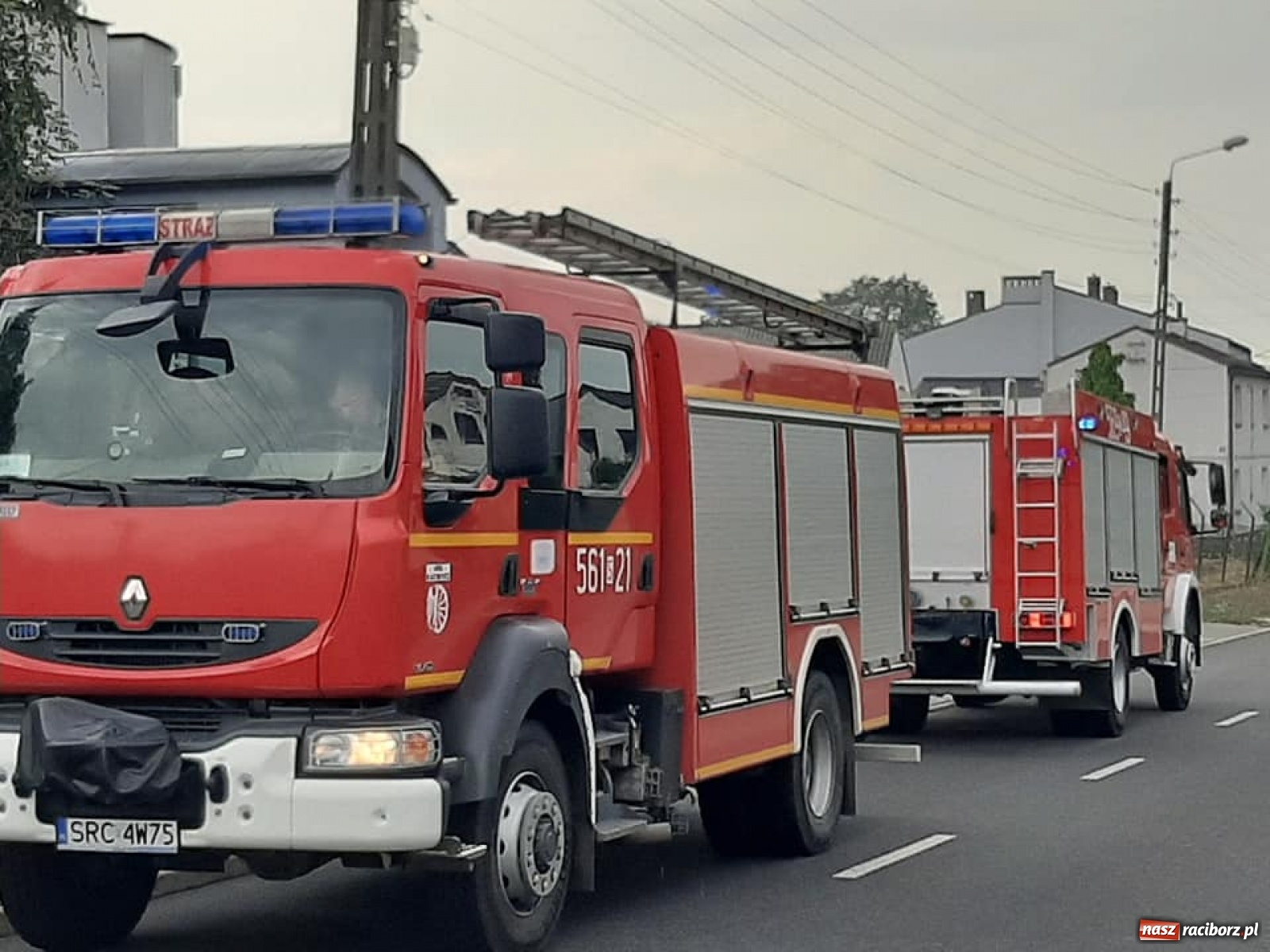 Zdjęcie w galerii na portalu naszraciborz.pl: Dziecko uwięzione w samochodzie w Tworkowie wiadomości z regionu