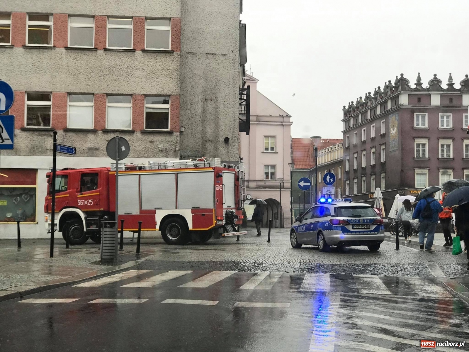 Zdjęcie w galerii na portalu naszraciborz.pl: Kolejne zgłoszenie o gazie bojowym. Tym razem z Rynku wiadomości z regionu
