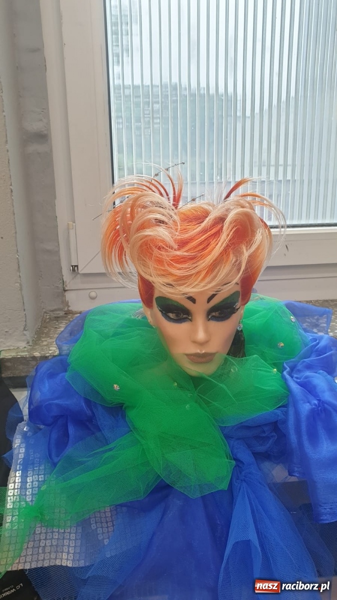 Zdjęcie w galerii na portalu naszraciborz.pl: Fryzjerski egzamin czeladniczy w Raciborzu  wiadomości z regionu