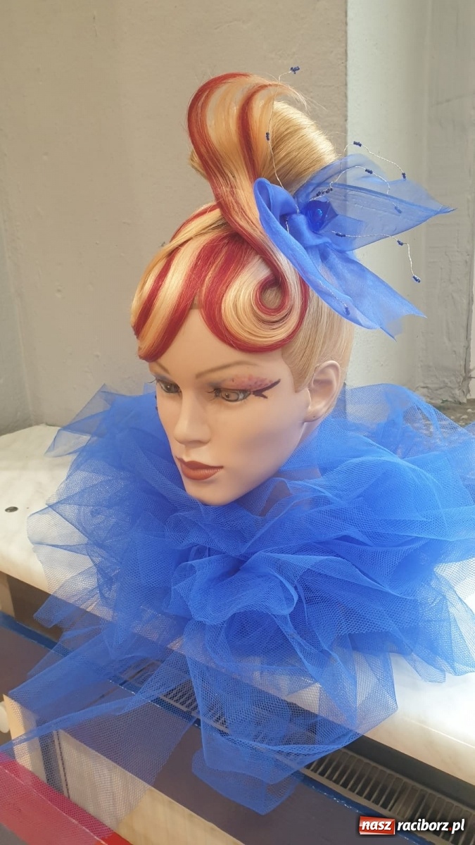 Zdjęcie w galerii na portalu naszraciborz.pl: Fryzjerski egzamin czeladniczy w Raciborzu  wiadomości z regionu