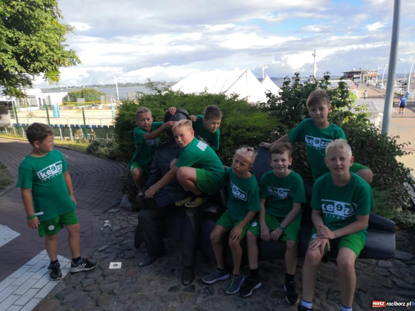 Zdjęcie w galerii na portalu naszraciborz.pl: Grupy młodzieżowe LKS Tworków na obozie piłkarskim w Pucku [FOTO] wiadomości z regionu