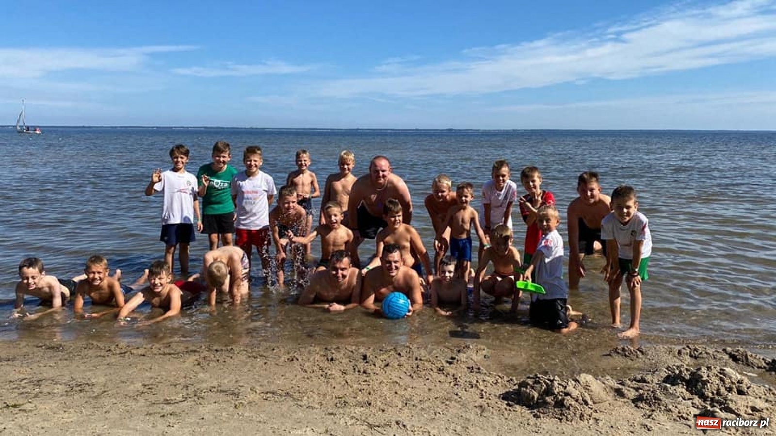 Zdjęcie w galerii na portalu naszraciborz.pl: Grupy młodzieżowe LKS Tworków na obozie piłkarskim w Pucku [FOTO] wiadomości z regionu