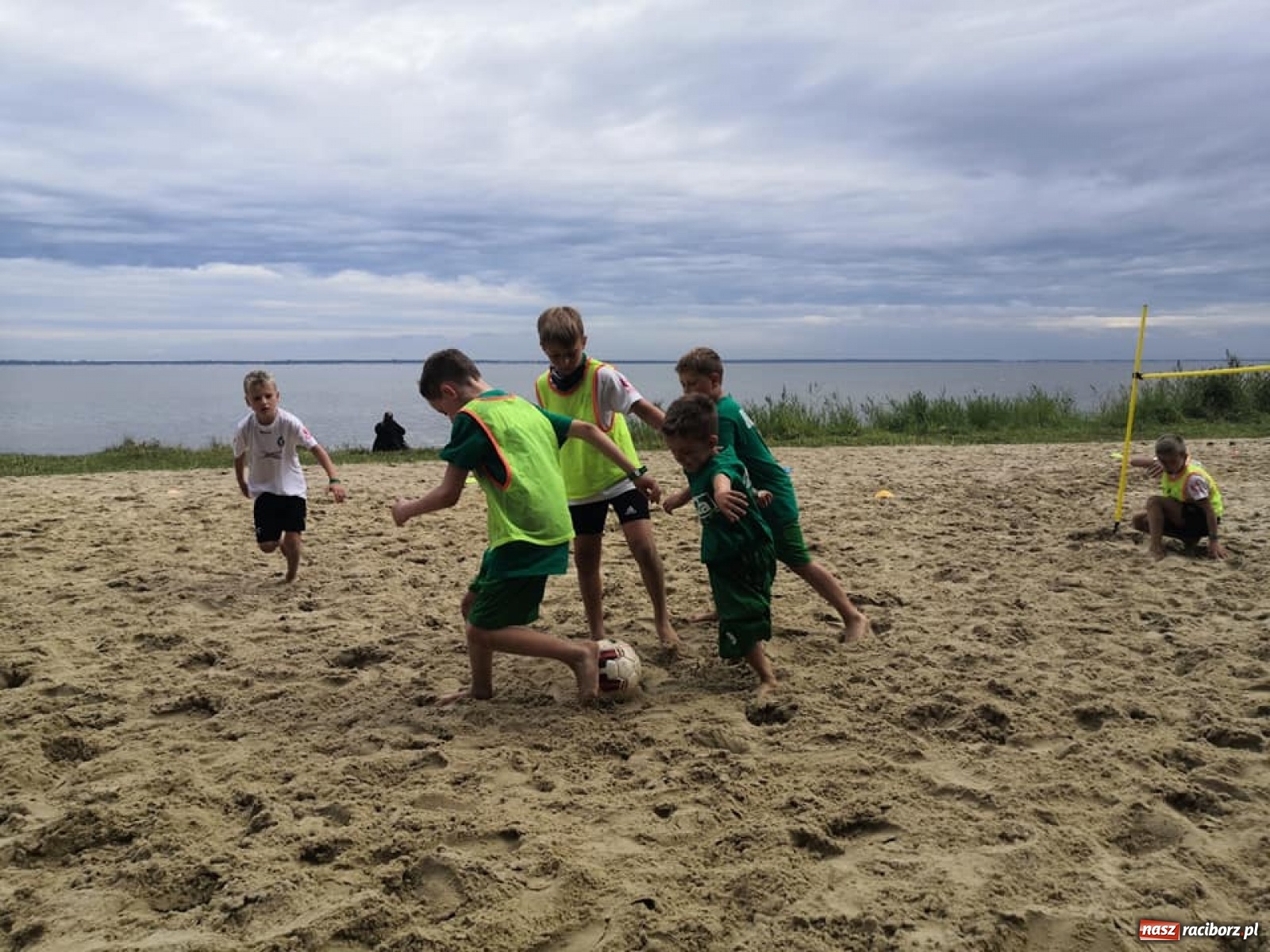 Zdjęcie w galerii na portalu naszraciborz.pl: Grupy młodzieżowe LKS Tworków na obozie piłkarskim w Pucku [FOTO] wiadomości z regionu