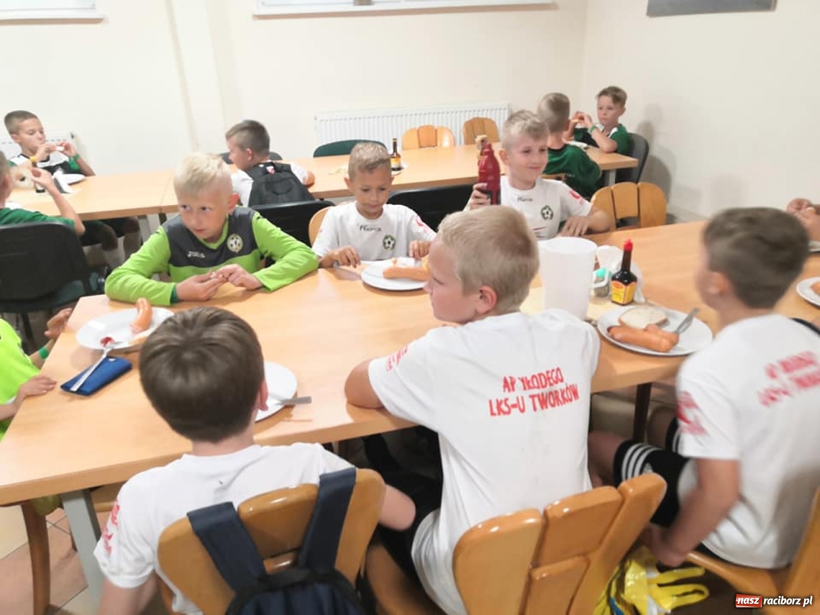 Zdjęcie w galerii na portalu naszraciborz.pl: Grupy młodzieżowe LKS Tworków na obozie piłkarskim w Pucku [FOTO] wiadomości z regionu