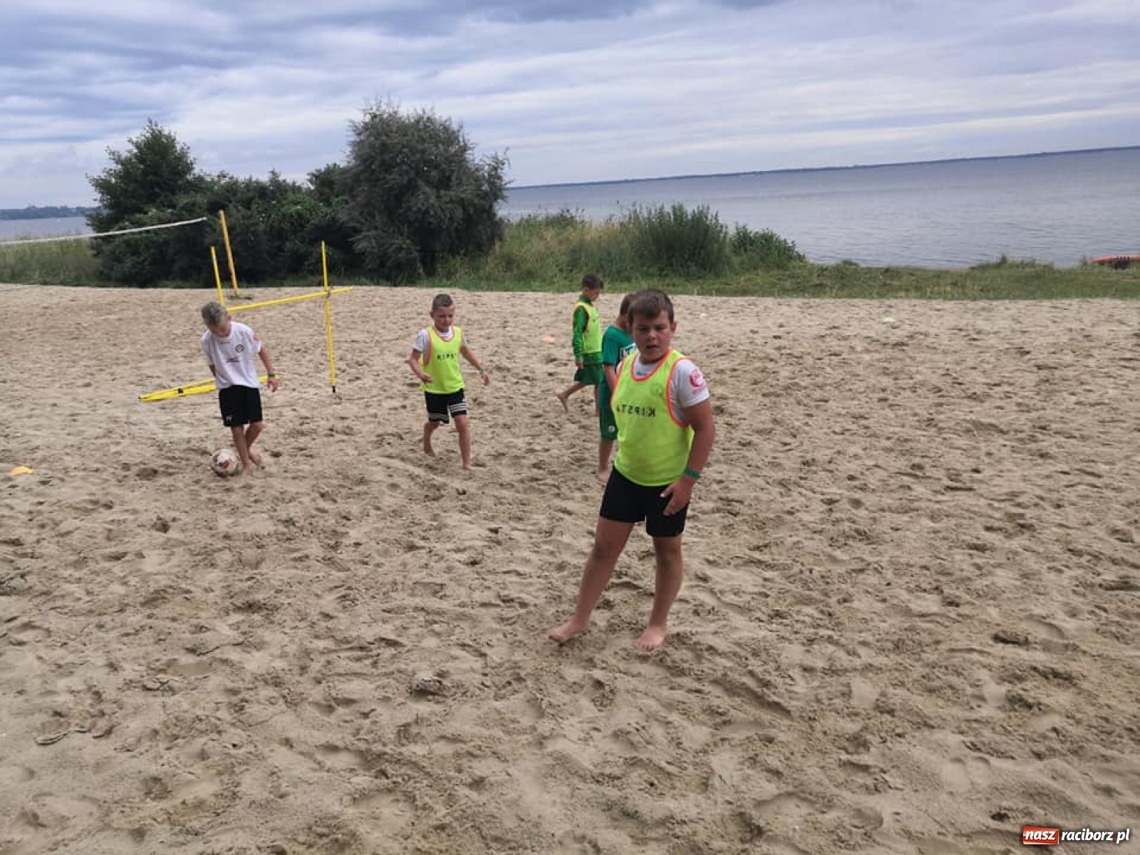 Zdjęcie w galerii na portalu naszraciborz.pl: Grupy młodzieżowe LKS Tworków na obozie piłkarskim w Pucku [FOTO] wiadomości z regionu