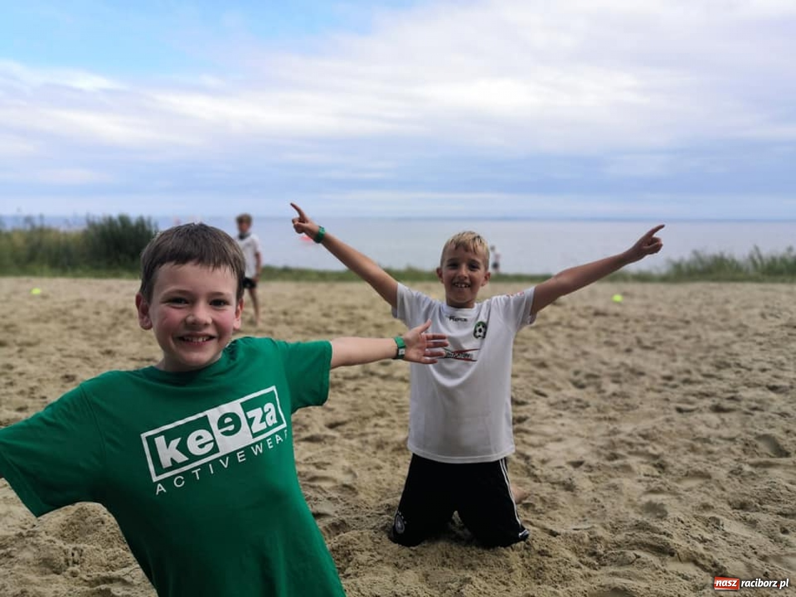 Zdjęcie w galerii na portalu naszraciborz.pl: Grupy młodzieżowe LKS Tworków na obozie piłkarskim w Pucku [FOTO] wiadomości z regionu