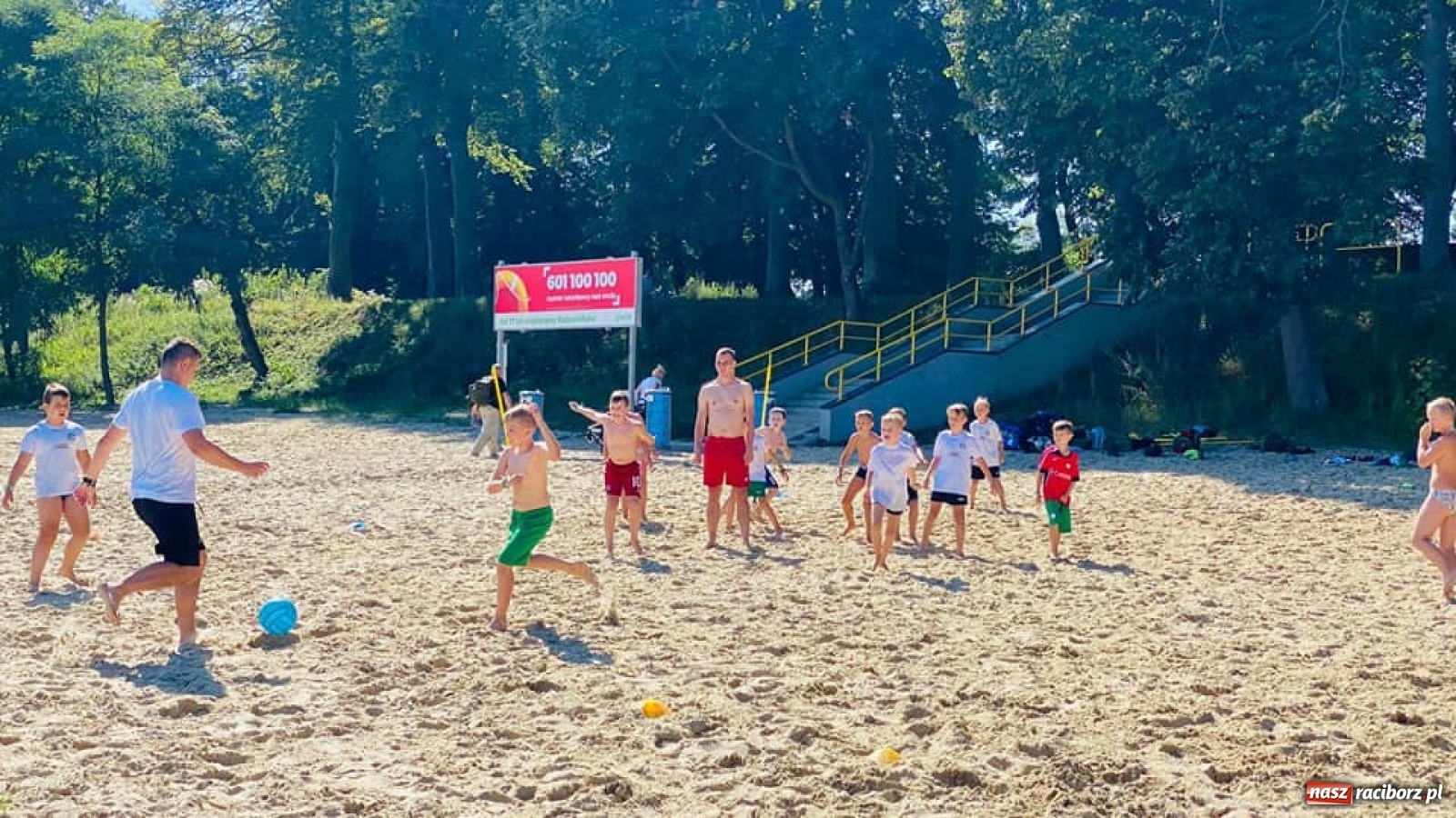 Zdjęcie w galerii na portalu naszraciborz.pl: Grupy młodzieżowe LKS Tworków na obozie piłkarskim w Pucku [FOTO] wiadomości z regionu