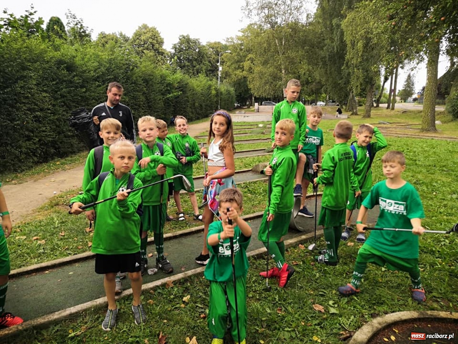 Zdjęcie w galerii na portalu naszraciborz.pl: Grupy młodzieżowe LKS Tworków na obozie piłkarskim w Pucku [FOTO] wiadomości z regionu