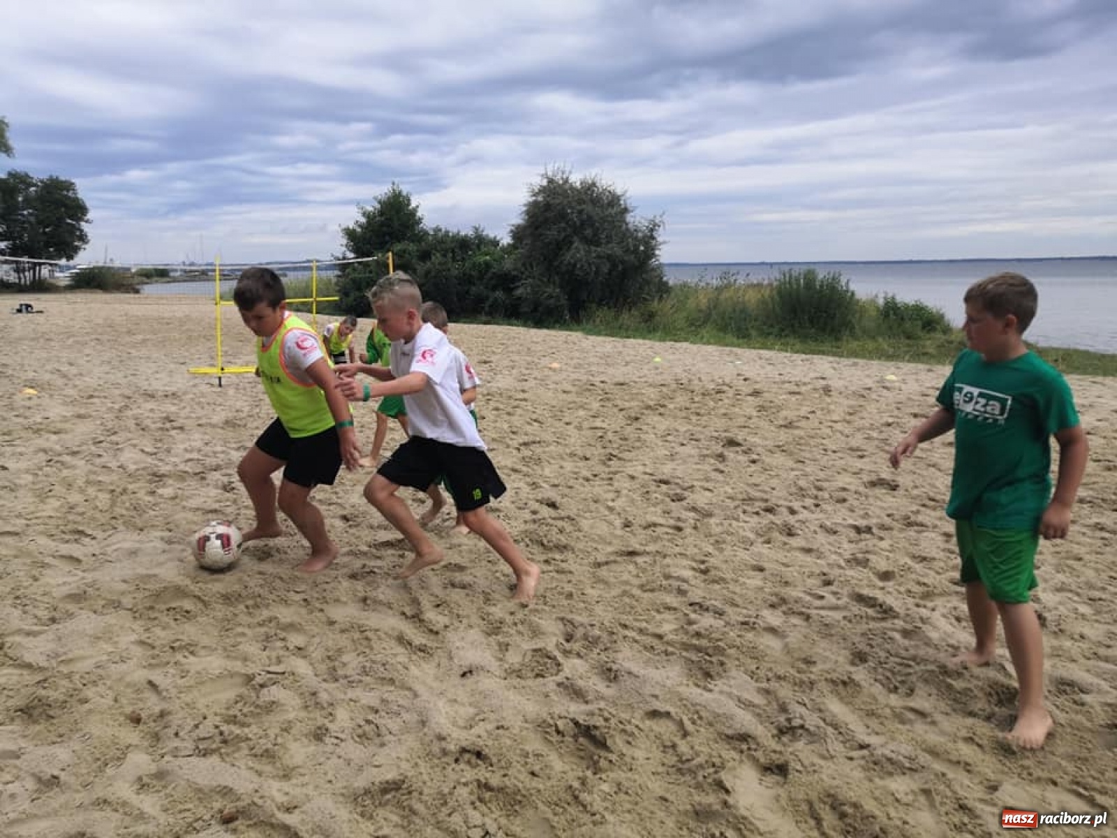 Zdjęcie w galerii na portalu naszraciborz.pl: Grupy młodzieżowe LKS Tworków na obozie piłkarskim w Pucku [FOTO] wiadomości z regionu
