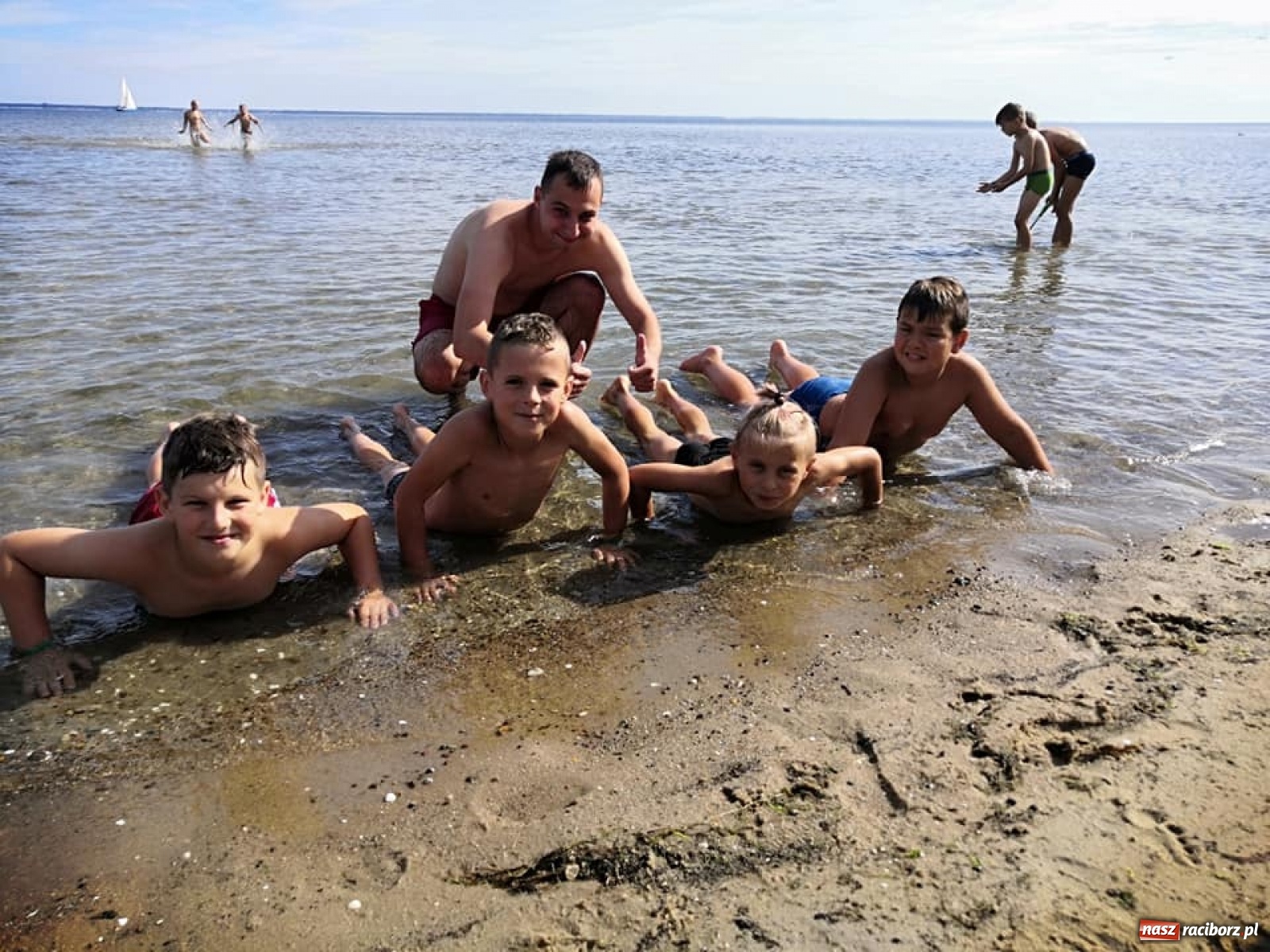 Zdjęcie w galerii na portalu naszraciborz.pl: Grupy młodzieżowe LKS Tworków na obozie piłkarskim w Pucku [FOTO] wiadomości z regionu