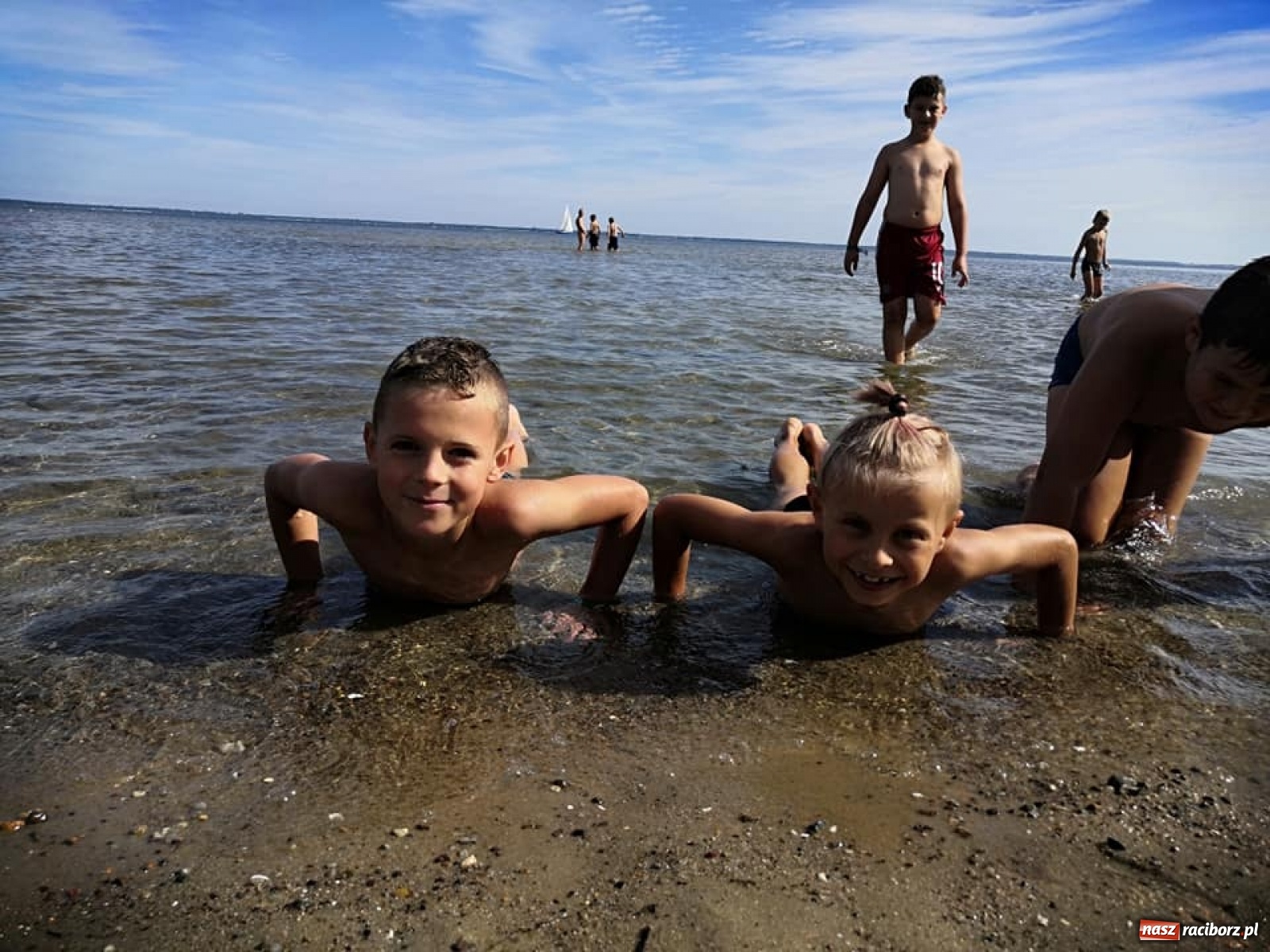 Zdjęcie w galerii na portalu naszraciborz.pl: Grupy młodzieżowe LKS Tworków na obozie piłkarskim w Pucku [FOTO] wiadomości z regionu