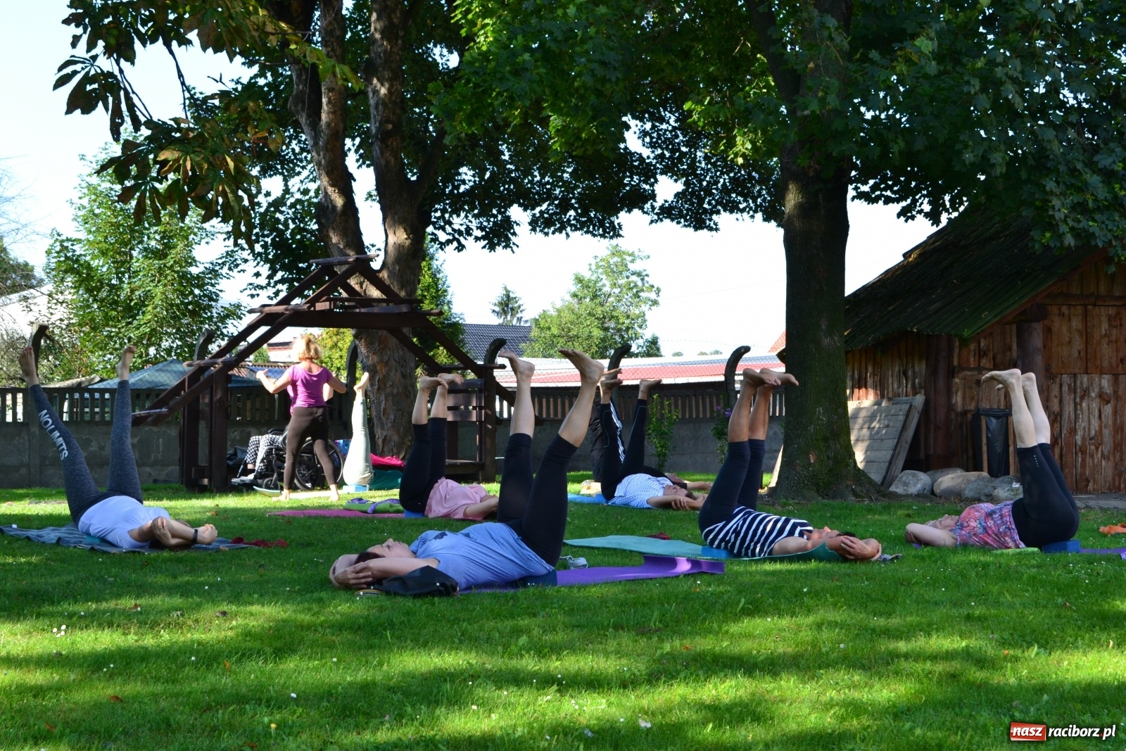 Zdjęcie w galerii na portalu naszraciborz.pl: Joga z elementami teatru na zakończenie wakacji wiadomości z regionu