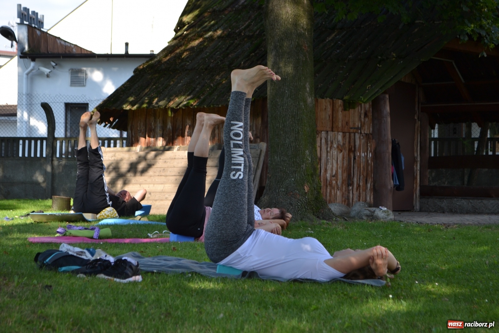 Zdjęcie w galerii na portalu naszraciborz.pl: Joga z elementami teatru na zakończenie wakacji wiadomości z regionu