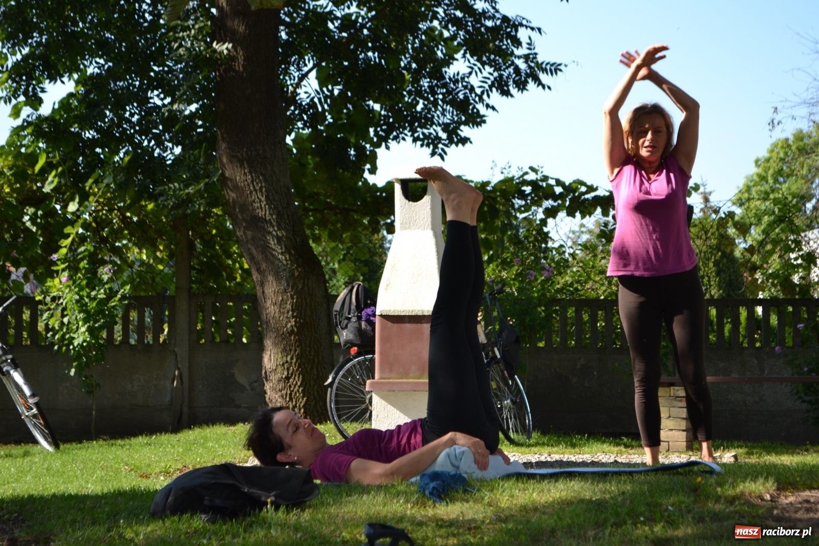 Zdjęcie w galerii na portalu naszraciborz.pl: Joga z elementami teatru na zakończenie wakacji wiadomości z regionu