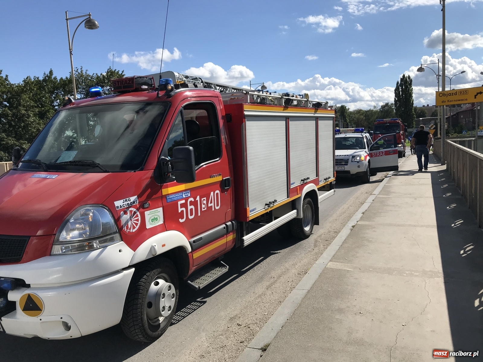 Zdjęcie w galerii na portalu naszraciborz.pl: Akcja strażaków i policji na moście Zamkowym  wiadomości z regionu