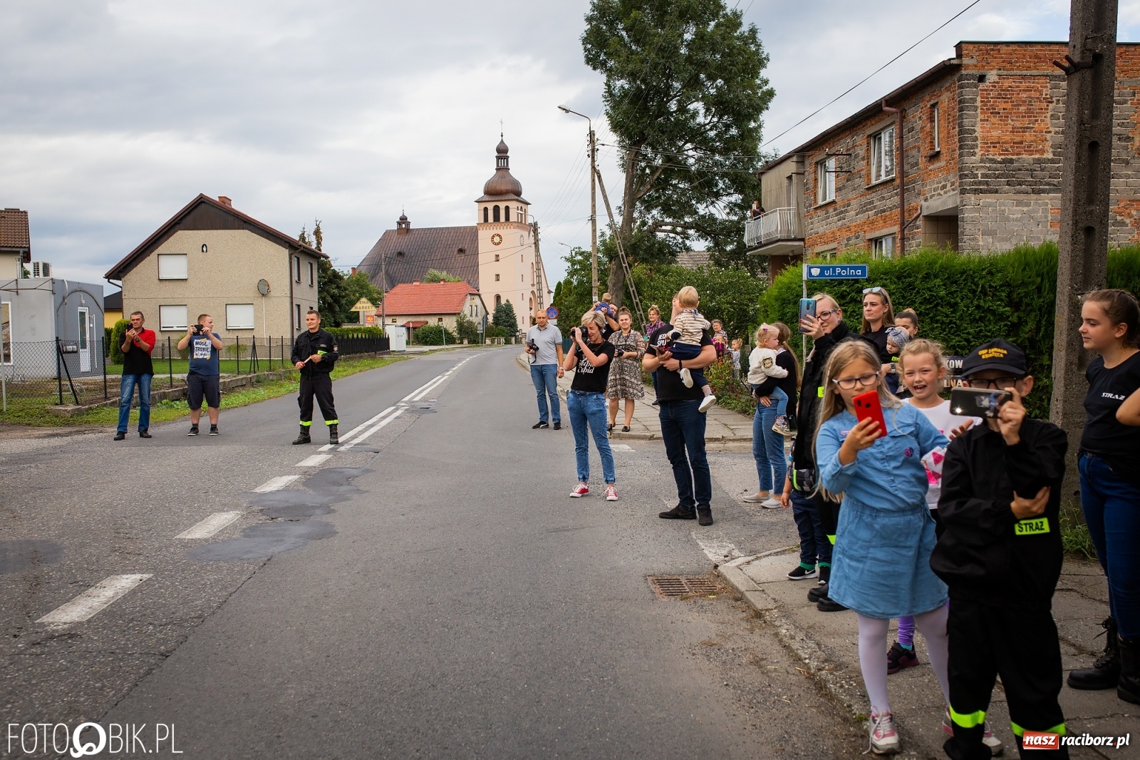 Zdjęcie w galerii na portalu naszraciborz.pl: W remizie OSP Zawada Książęca zaparkowało dziś nowiutkie volvo [FOTO i WIDEO] wiadomości z regionu