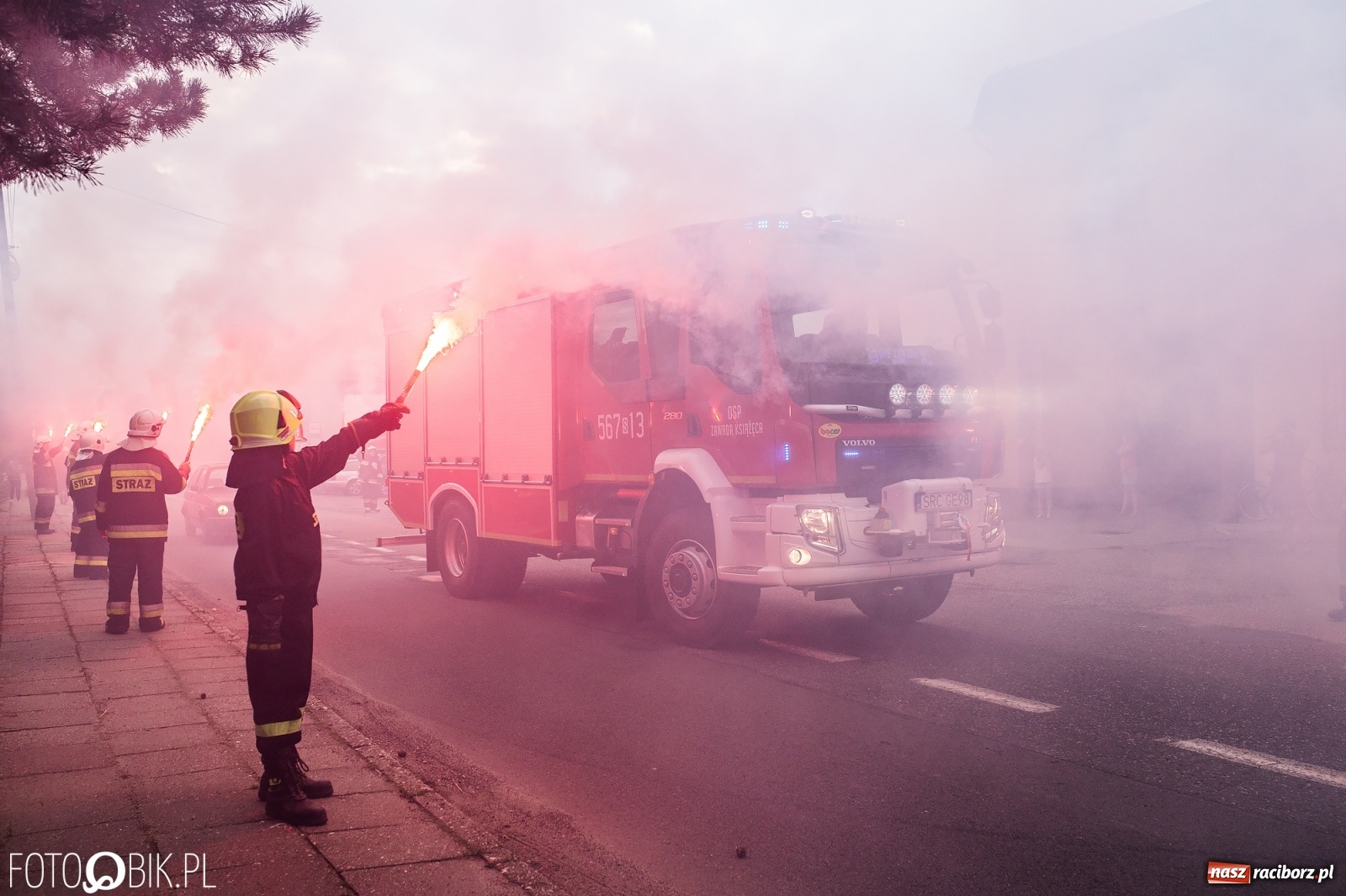 Zdjęcie w galerii na portalu naszraciborz.pl: W remizie OSP Zawada Książęca zaparkowało dziś nowiutkie volvo [FOTO i WIDEO] wiadomości z regionu