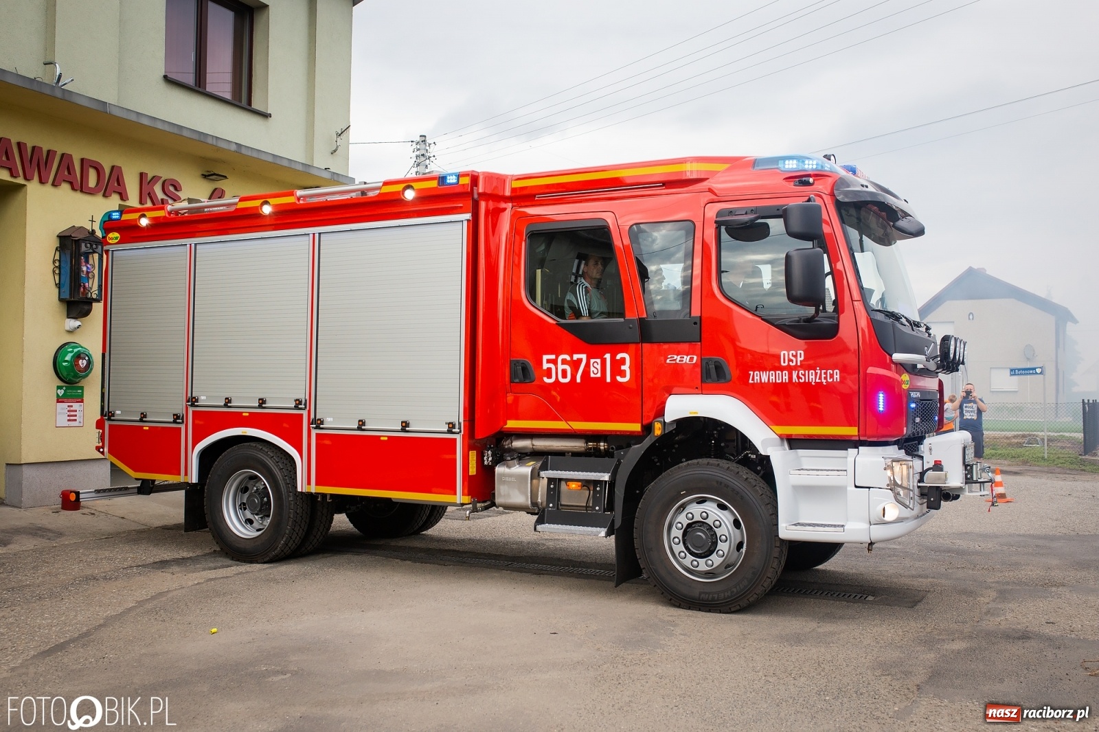 Zdjęcie w galerii na portalu naszraciborz.pl: W remizie OSP Zawada Książęca zaparkowało dziś nowiutkie volvo [FOTO i WIDEO] wiadomości z regionu