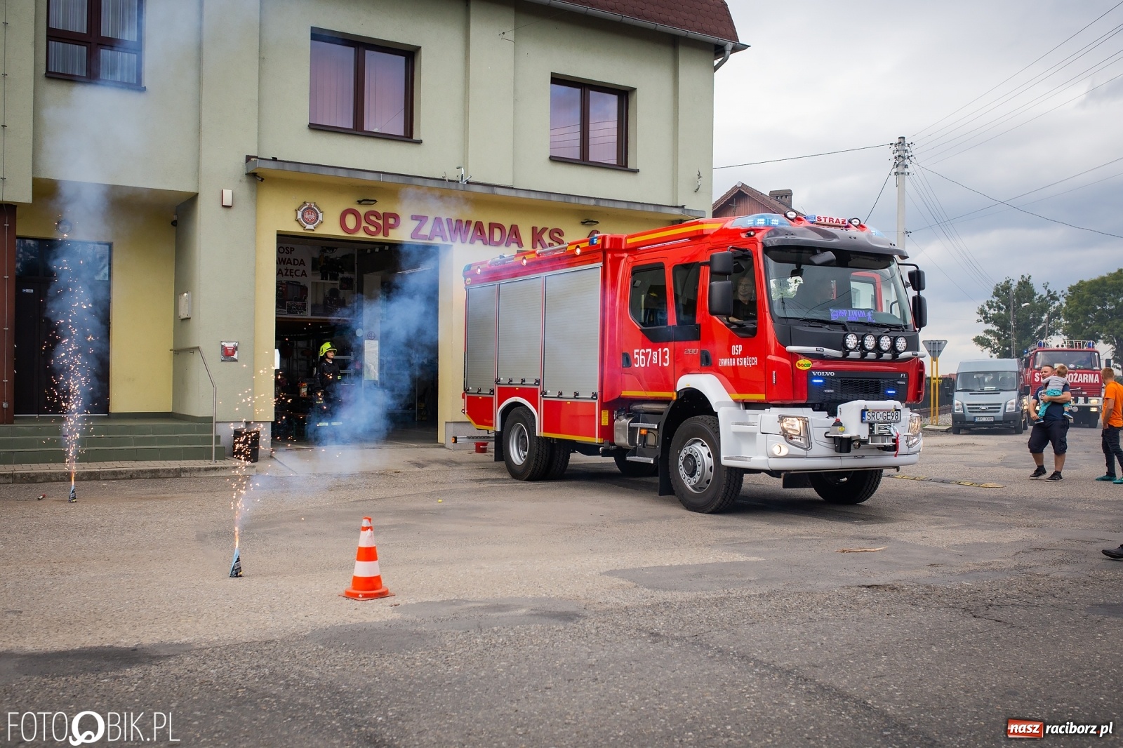 Zdjęcie w galerii na portalu naszraciborz.pl: W remizie OSP Zawada Książęca zaparkowało dziś nowiutkie volvo [FOTO i WIDEO] wiadomości z regionu