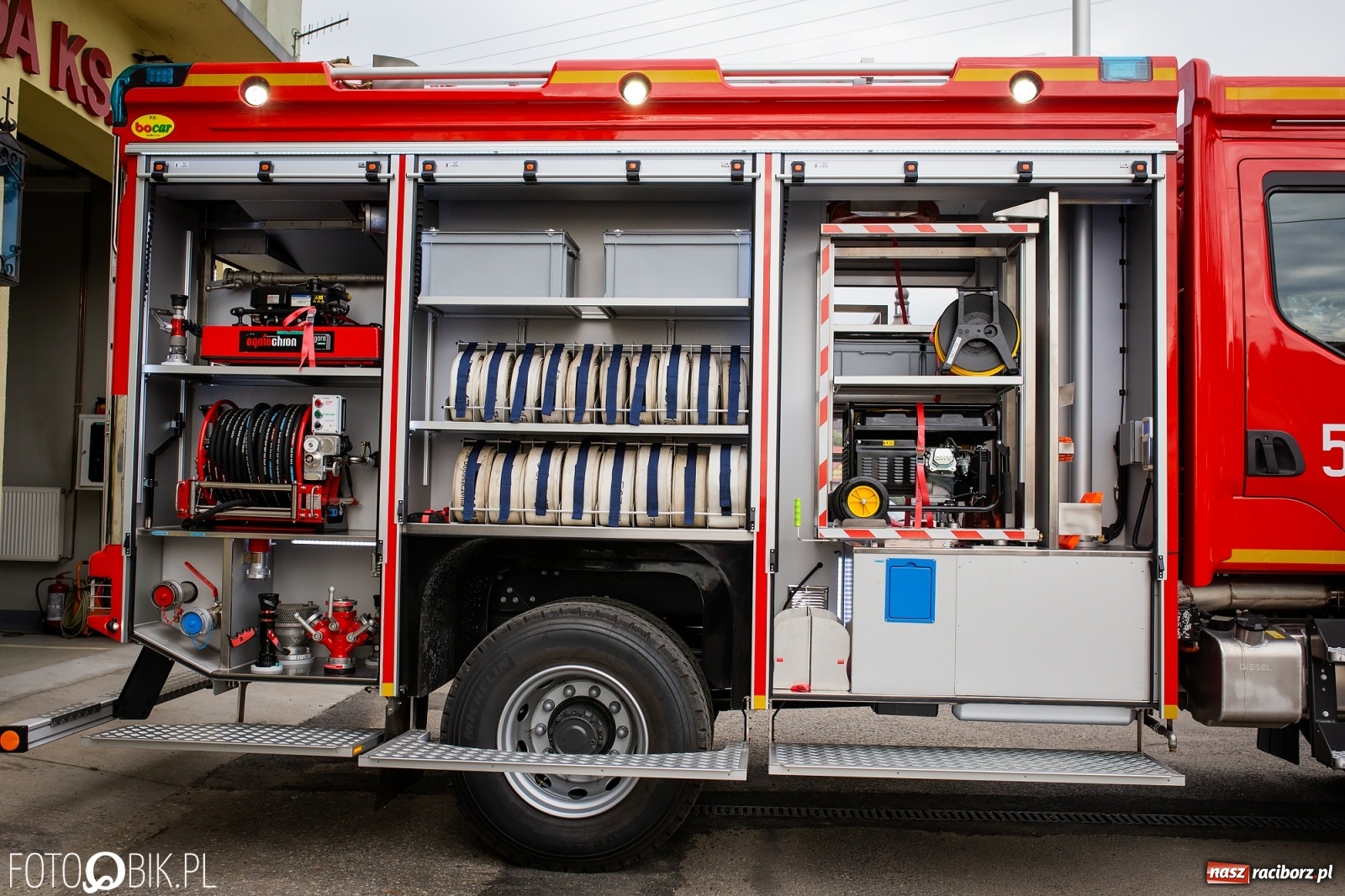 Zdjęcie w galerii na portalu naszraciborz.pl: W remizie OSP Zawada Książęca zaparkowało dziś nowiutkie volvo [FOTO i WIDEO] wiadomości z regionu