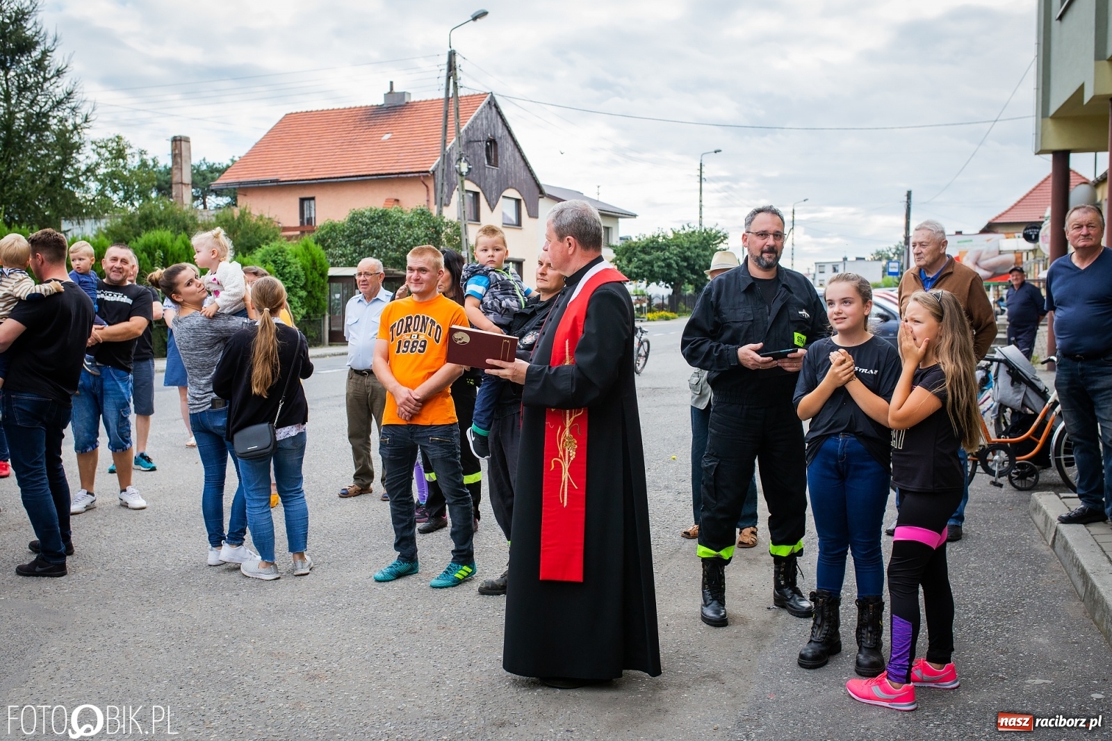 Zdjęcie w galerii na portalu naszraciborz.pl: W remizie OSP Zawada Książęca zaparkowało dziś nowiutkie volvo [FOTO i WIDEO] wiadomości z regionu