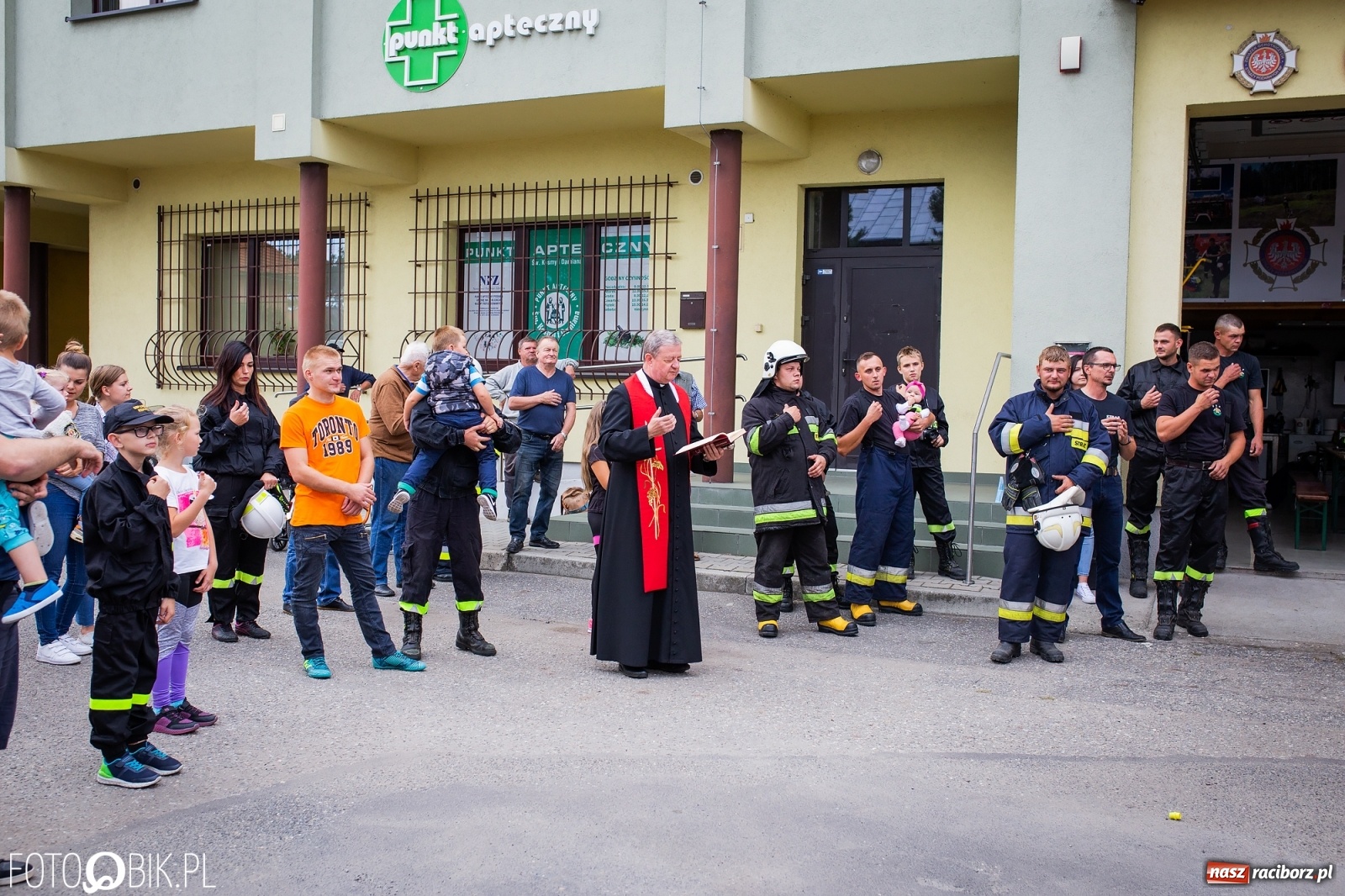 Zdjęcie w galerii na portalu naszraciborz.pl: W remizie OSP Zawada Książęca zaparkowało dziś nowiutkie volvo [FOTO i WIDEO] wiadomości z regionu