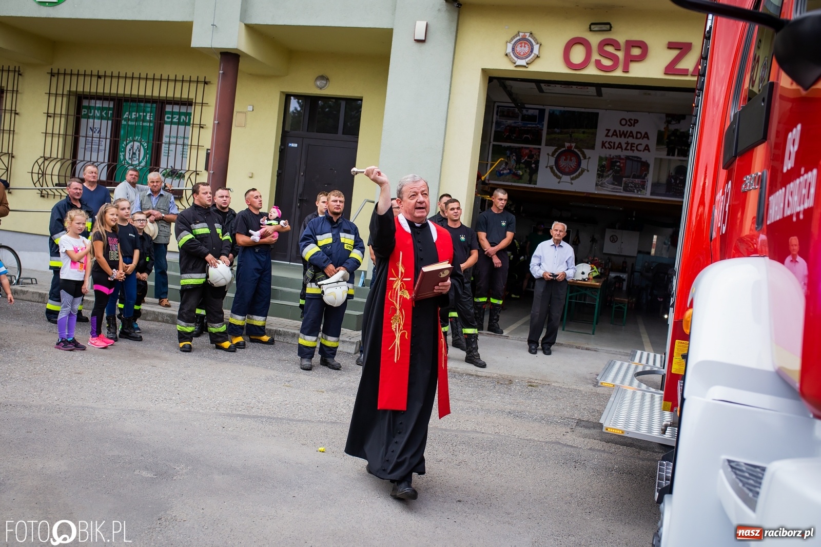 Zdjęcie w galerii na portalu naszraciborz.pl: W remizie OSP Zawada Książęca zaparkowało dziś nowiutkie volvo [FOTO i WIDEO] wiadomości z regionu