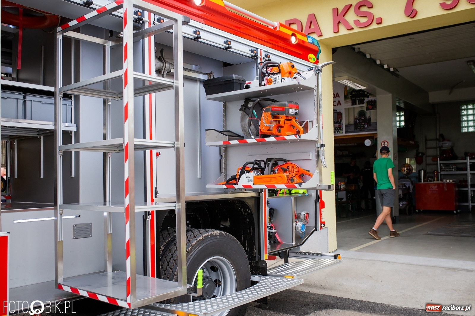 Zdjęcie w galerii na portalu naszraciborz.pl: W remizie OSP Zawada Książęca zaparkowało dziś nowiutkie volvo [FOTO i WIDEO] wiadomości z regionu