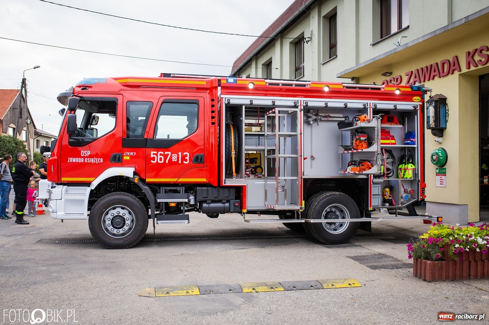 Zdjęcie w galerii na portalu naszraciborz.pl: W remizie OSP Zawada Książęca zaparkowało dziś nowiutkie volvo [FOTO i WIDEO] wiadomości z regionu