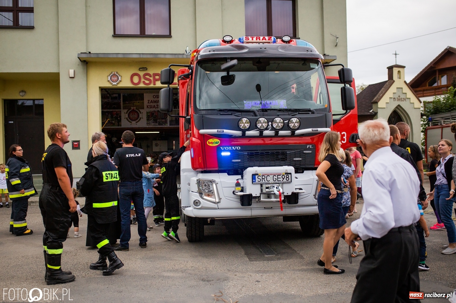 Zdjęcie w galerii na portalu naszraciborz.pl: W remizie OSP Zawada Książęca zaparkowało dziś nowiutkie volvo [FOTO i WIDEO] wiadomości z regionu