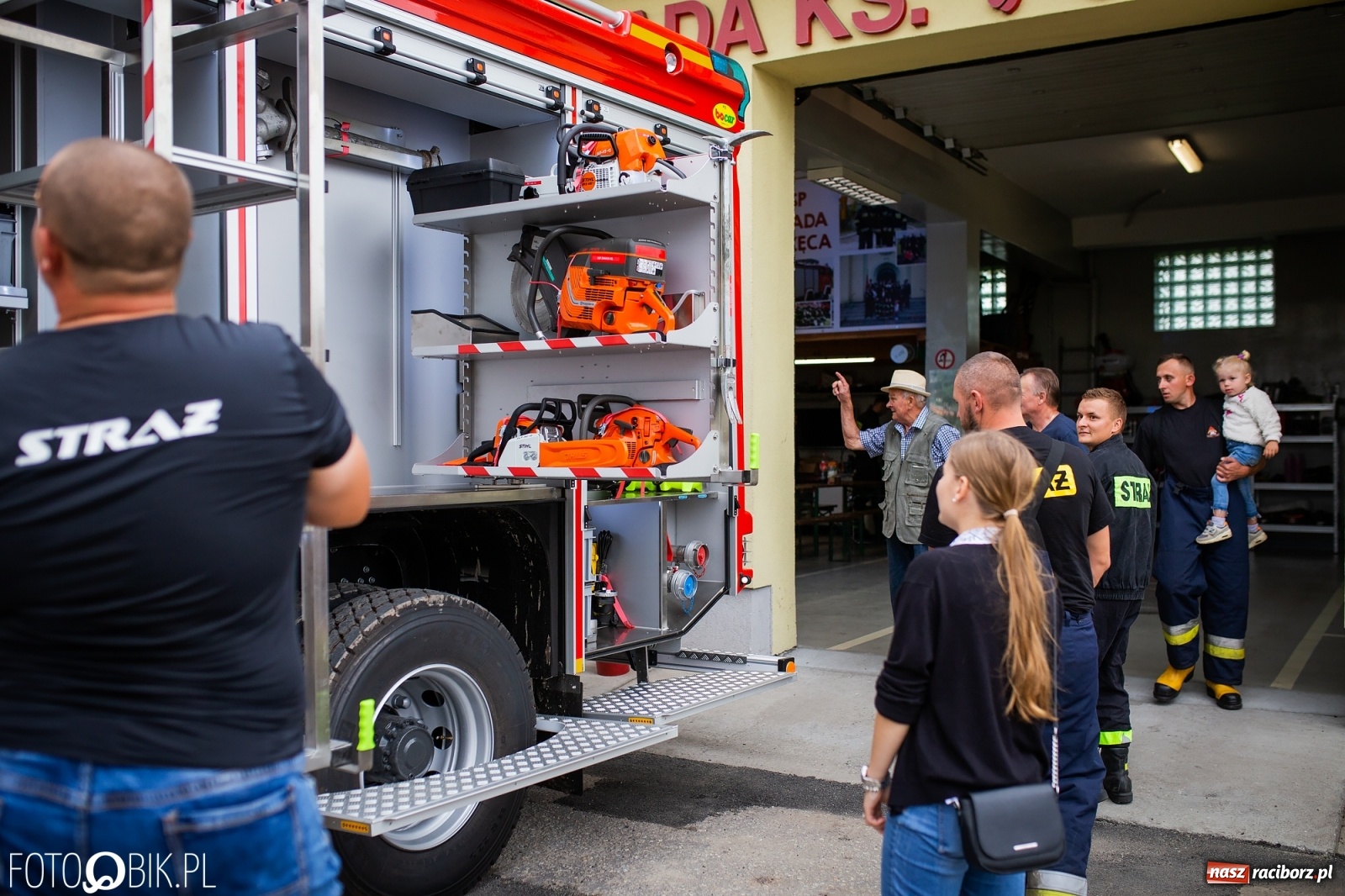 Zdjęcie w galerii na portalu naszraciborz.pl: W remizie OSP Zawada Książęca zaparkowało dziś nowiutkie volvo [FOTO i WIDEO] wiadomości z regionu