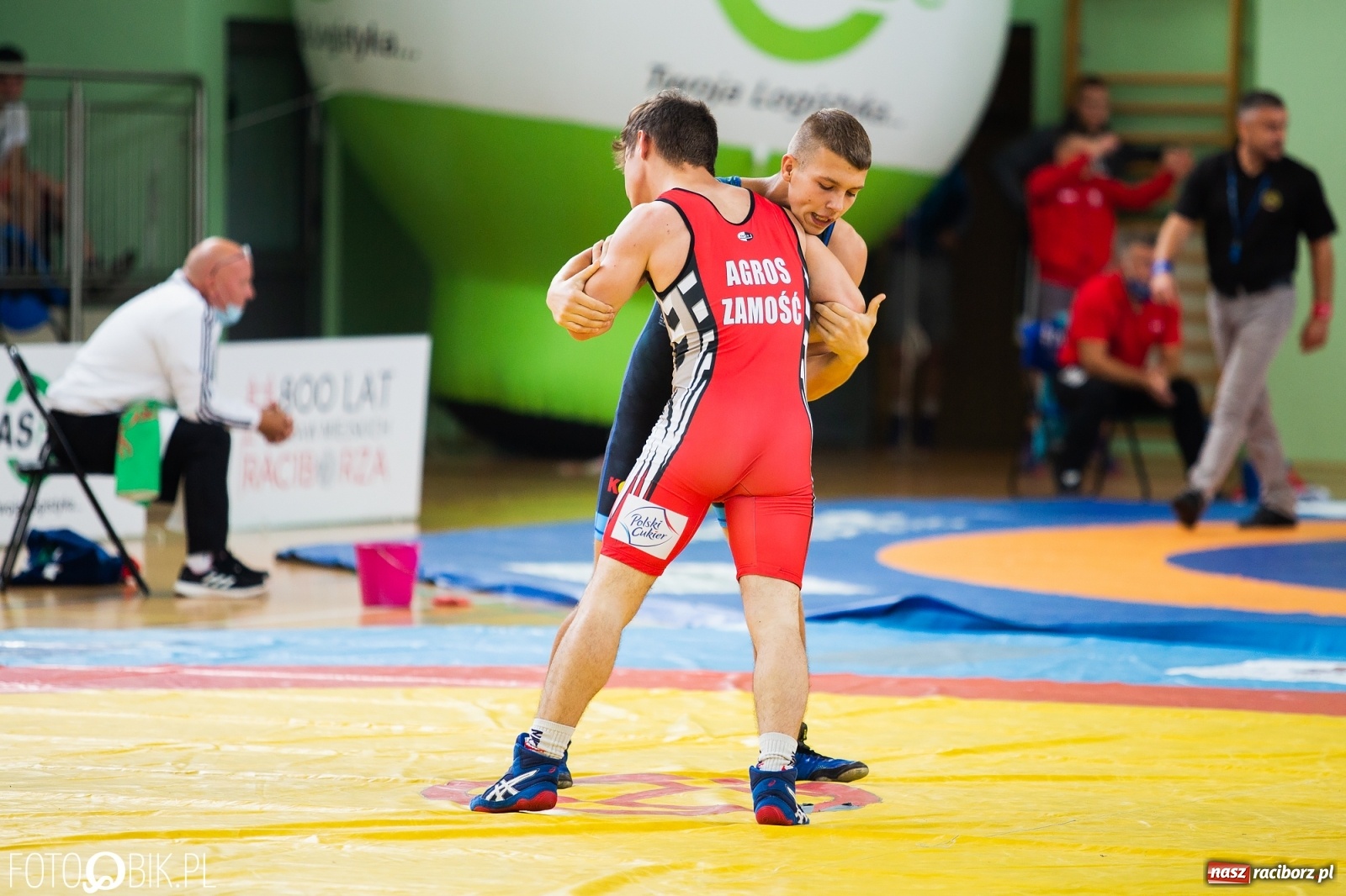 Zdjęcie w galerii na portalu naszraciborz.pl: W Arenie Rafako trwają Mistrzostwa Polski Juniorów w Zapasach  wiadomości z regionu